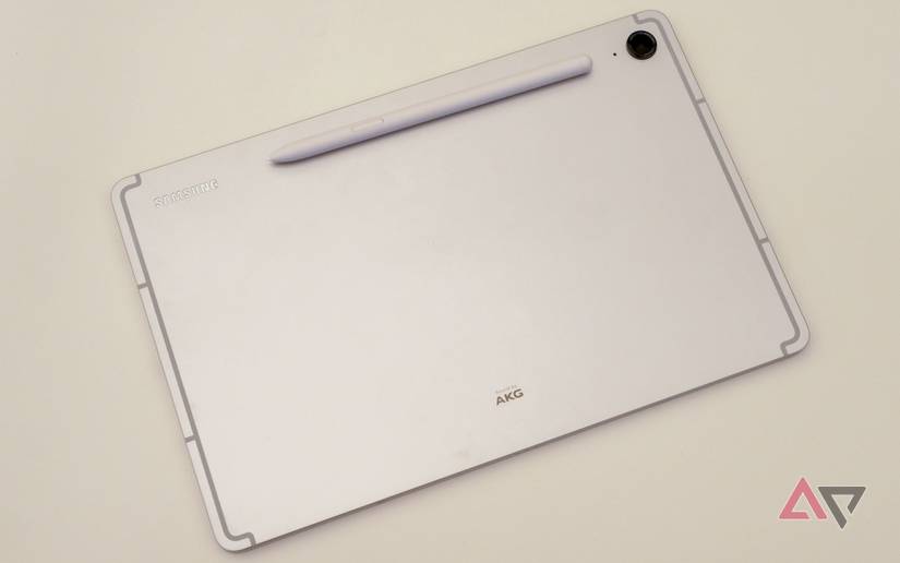 Does the Samsung Galaxy Tab S9 FE+ come with an S Pen stylus?