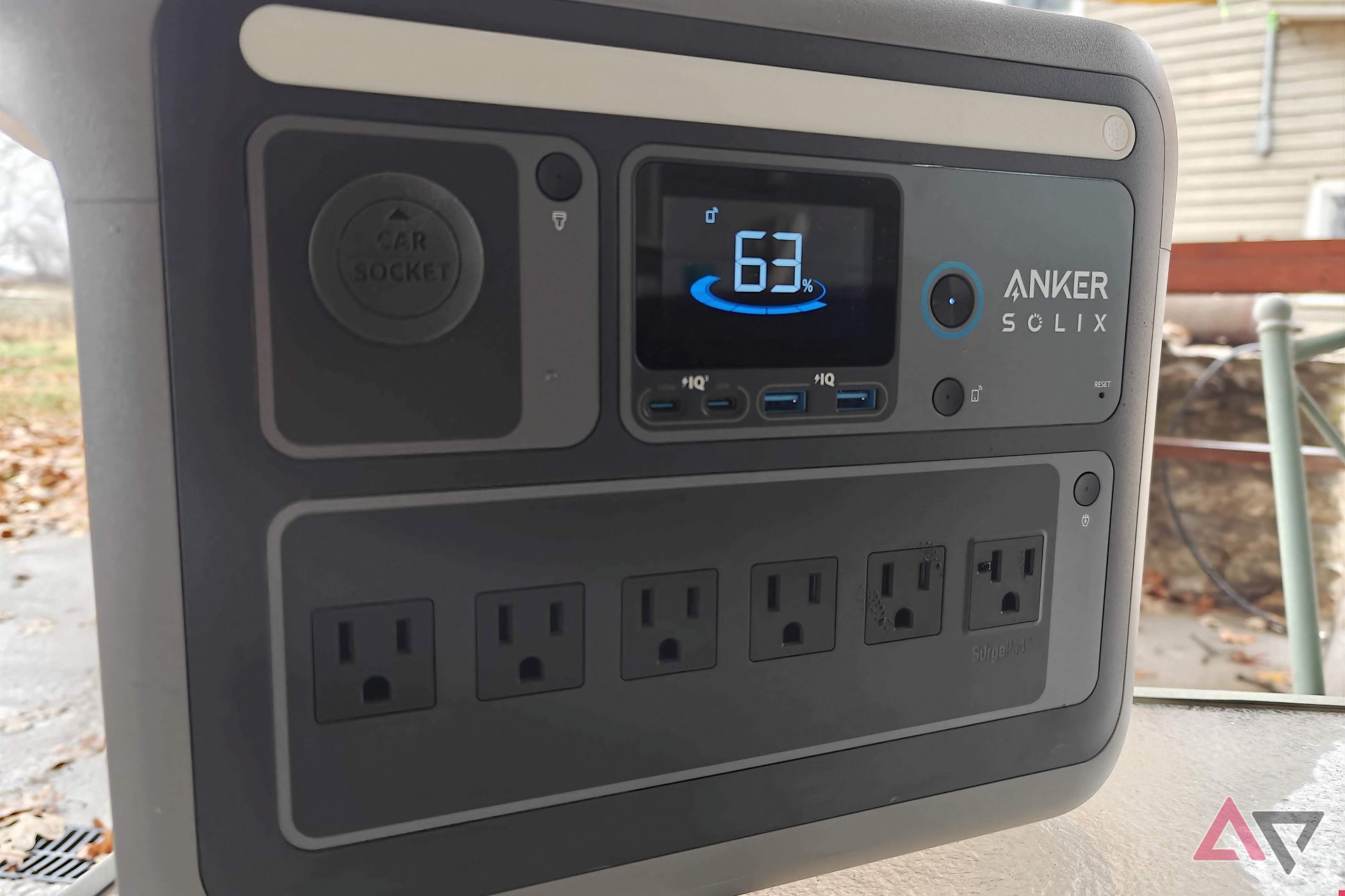 anker-solix-c1000-lifestyle-02