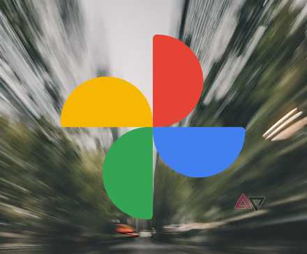 imagem do logotipo do Google Fotos sobreposto a uma imagem de árvores desfocadas