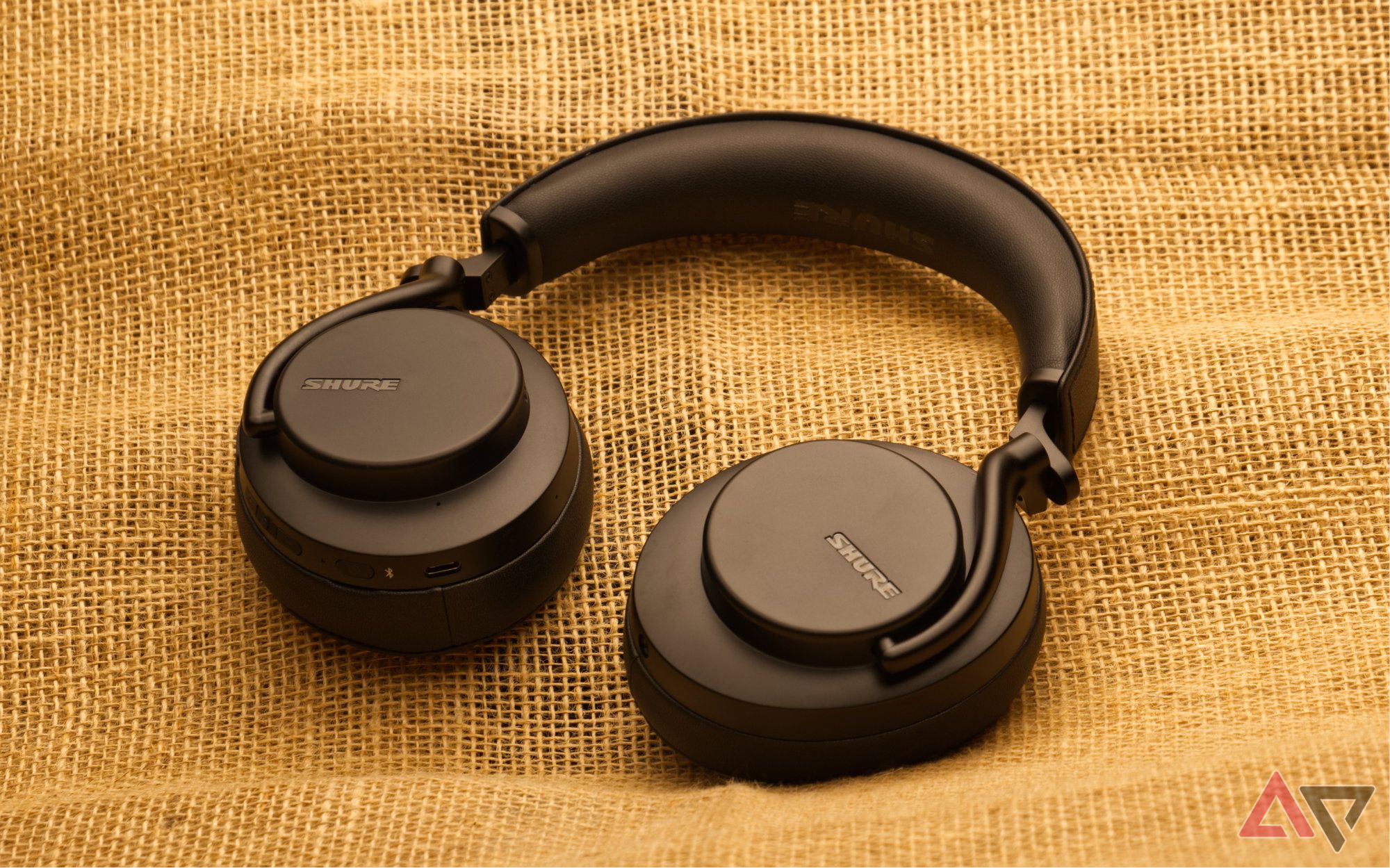 Shure Aonic 50 Gen 2 - headphones flat
