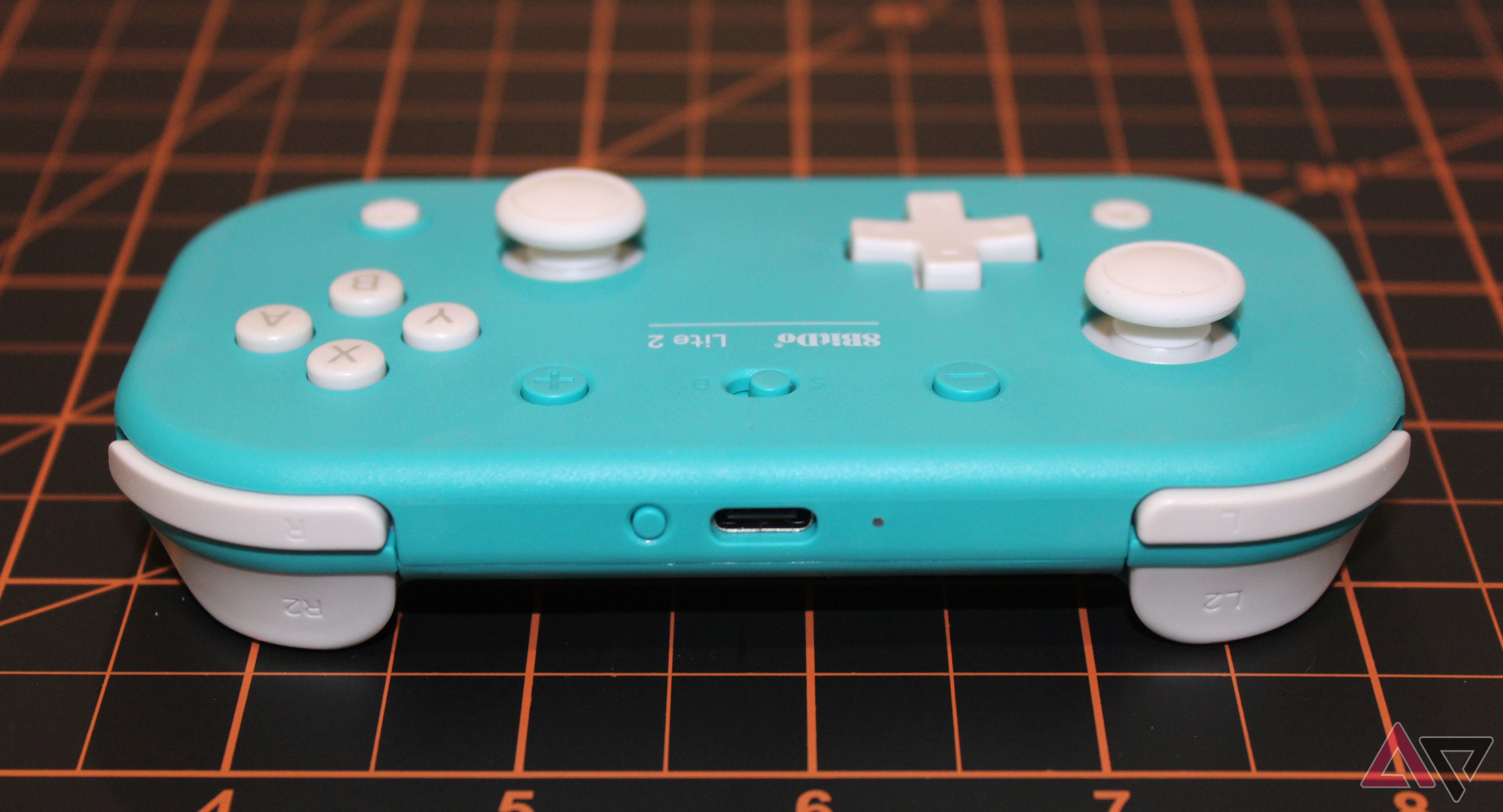 8BitDo Lite 2 controller review: Small and satisfying