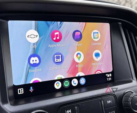 كيفية تغيير عرض Android Auto الخاص بك 8 شاشة Android Auto في لوحة السيارة