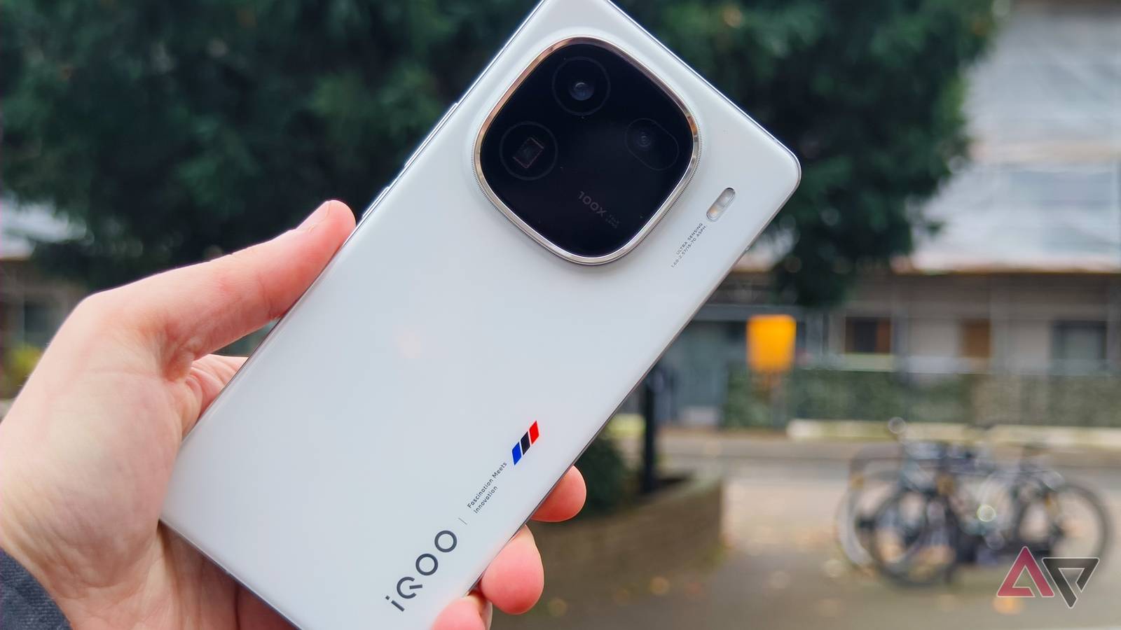 Snapdragon 8 Gen 3 cruises in the iQOO 12