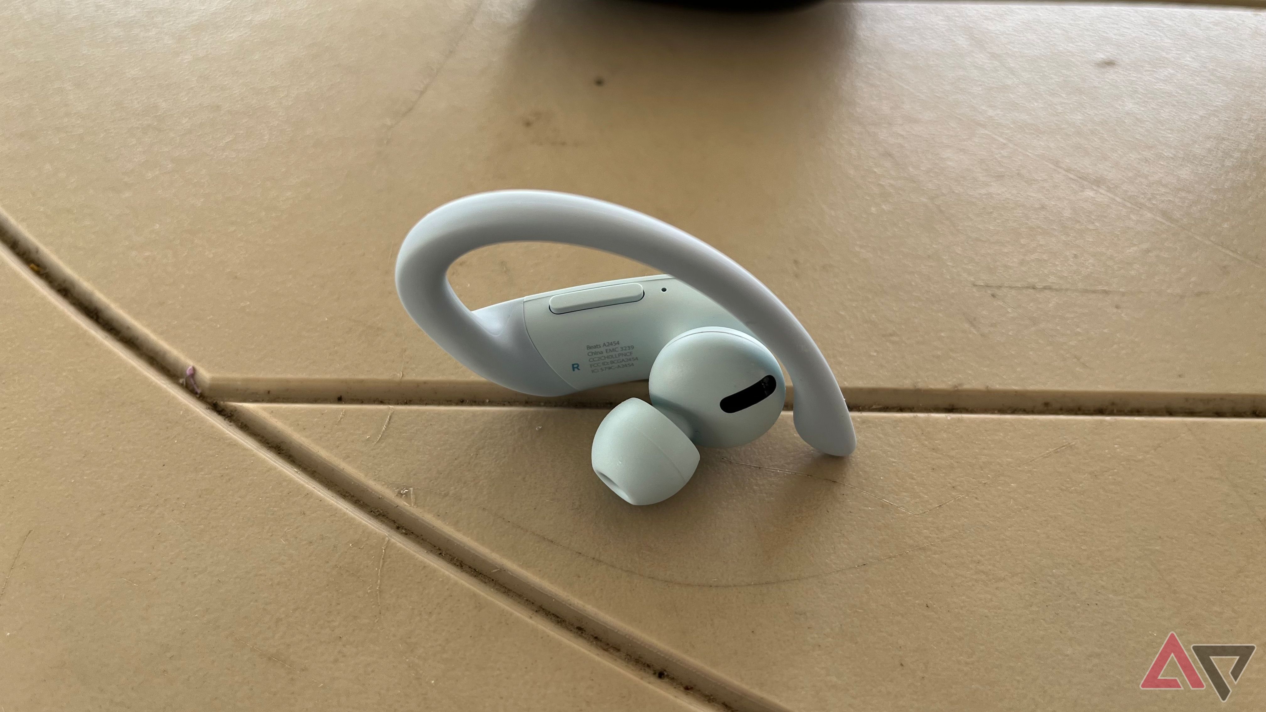 オーディオ機器 Apple Beats POWERBEATS PRO アイボリー