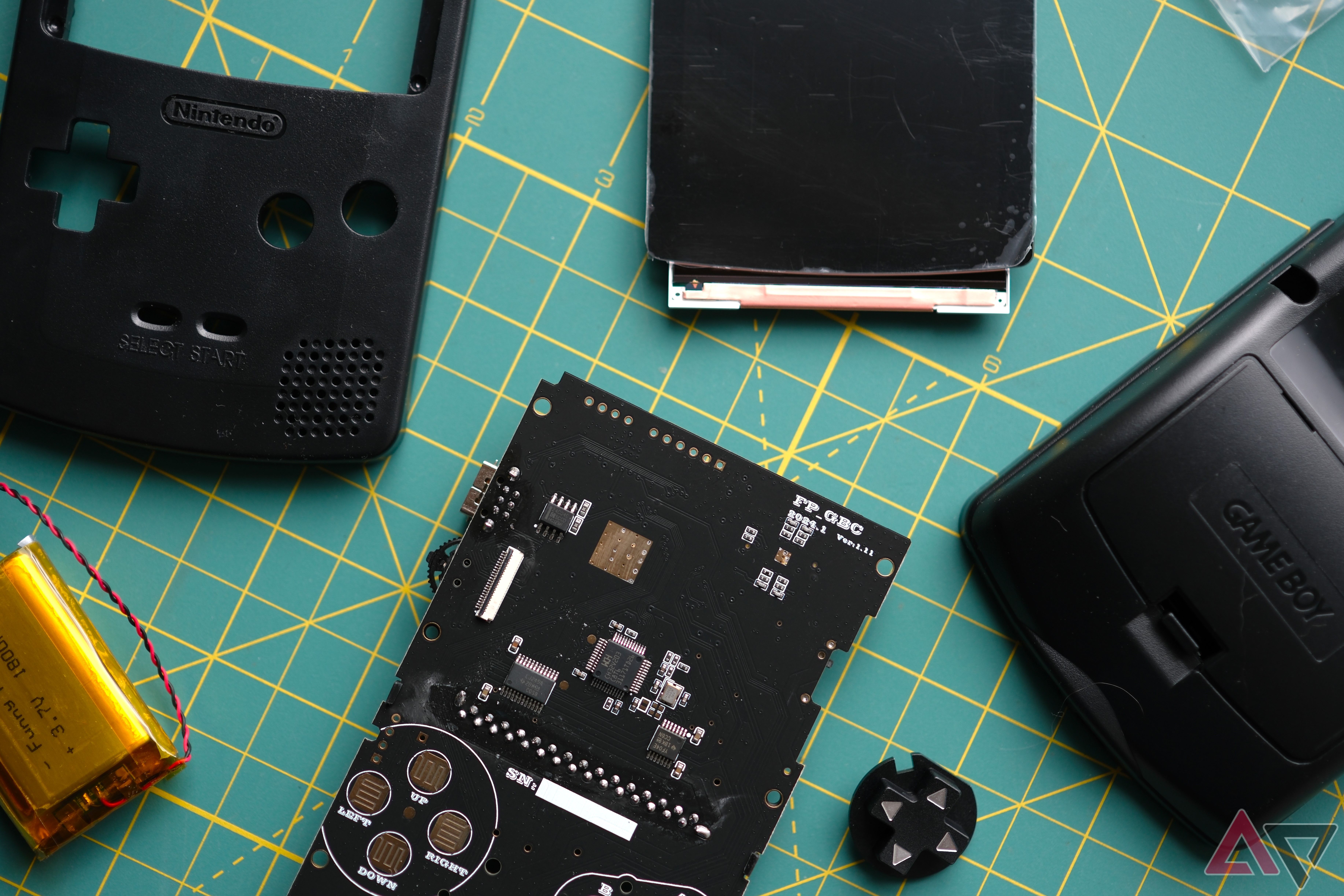 I built a super cool custom Game Boy Color handheld, and now you can too