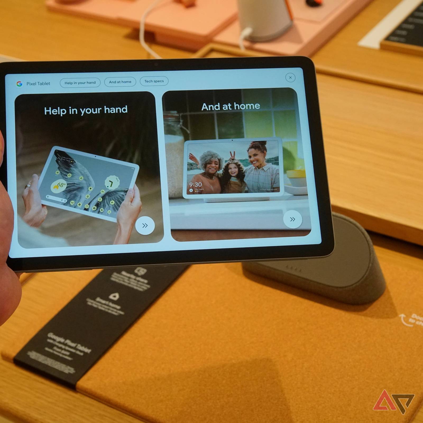 google-pixel-tablet-hand.JPG?w