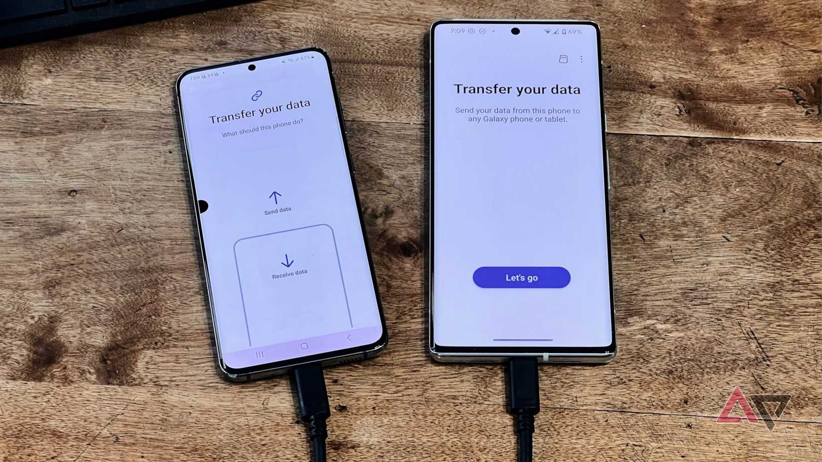 Samsung Smart Switch is shown on two Android phones.