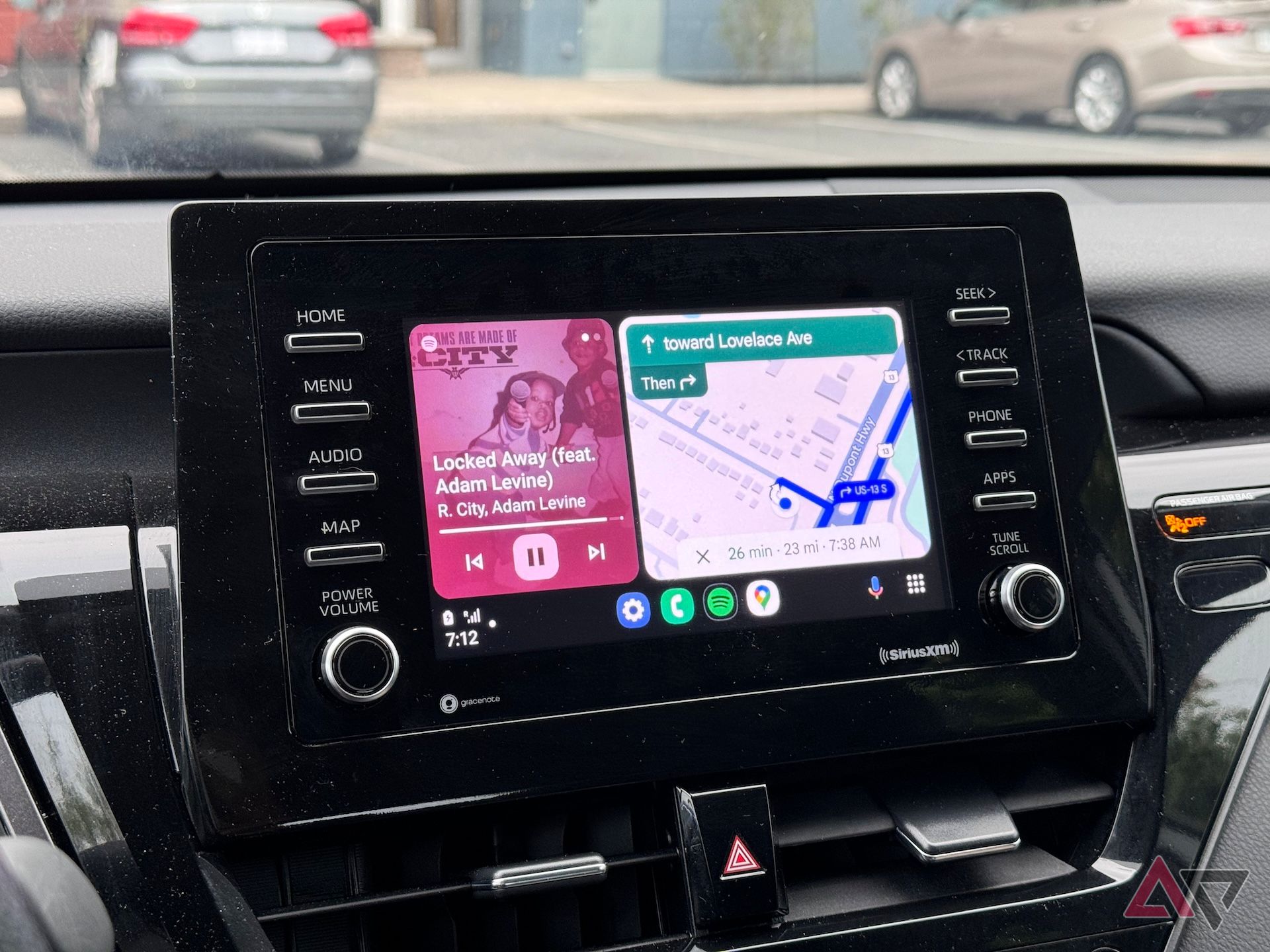 Android-Auto-vs-CarPlay-AP-Android6