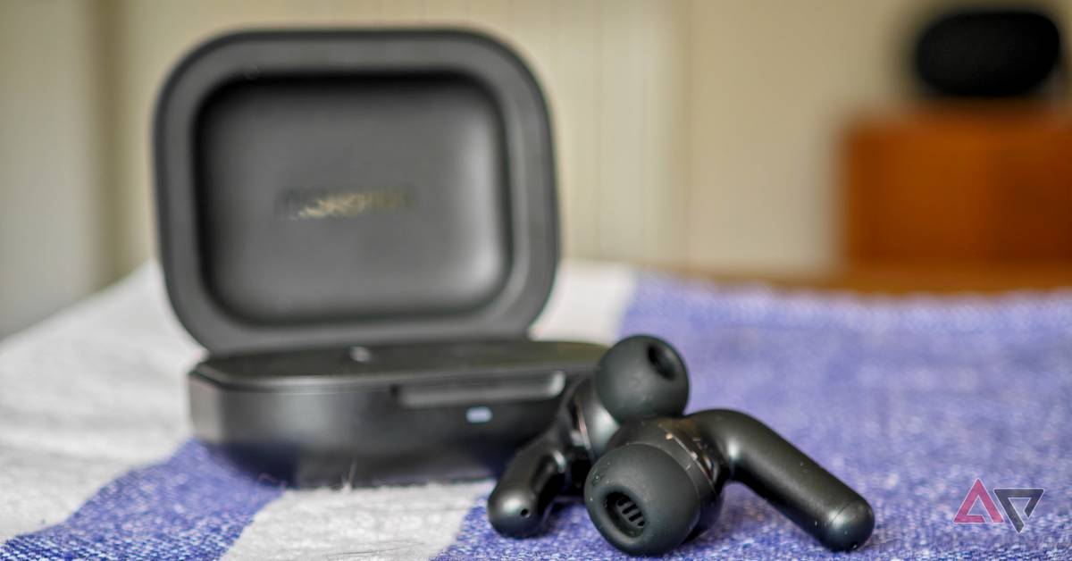 Moto Buds+ review: Love the sound, hate the noise