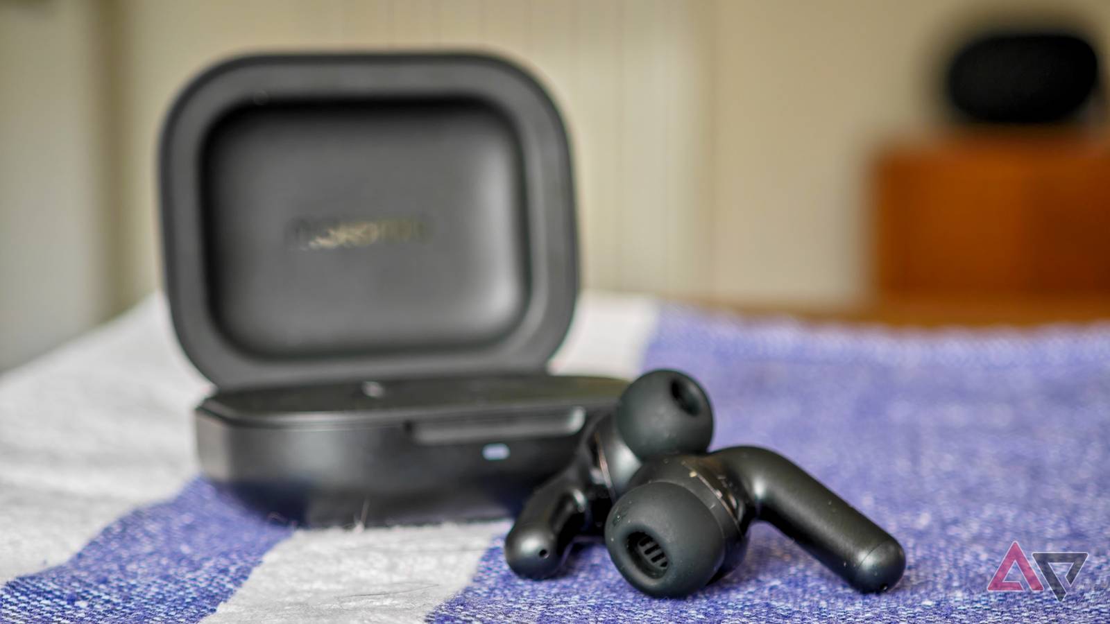 Moto Buds+ review: Love the sound, hate the noise