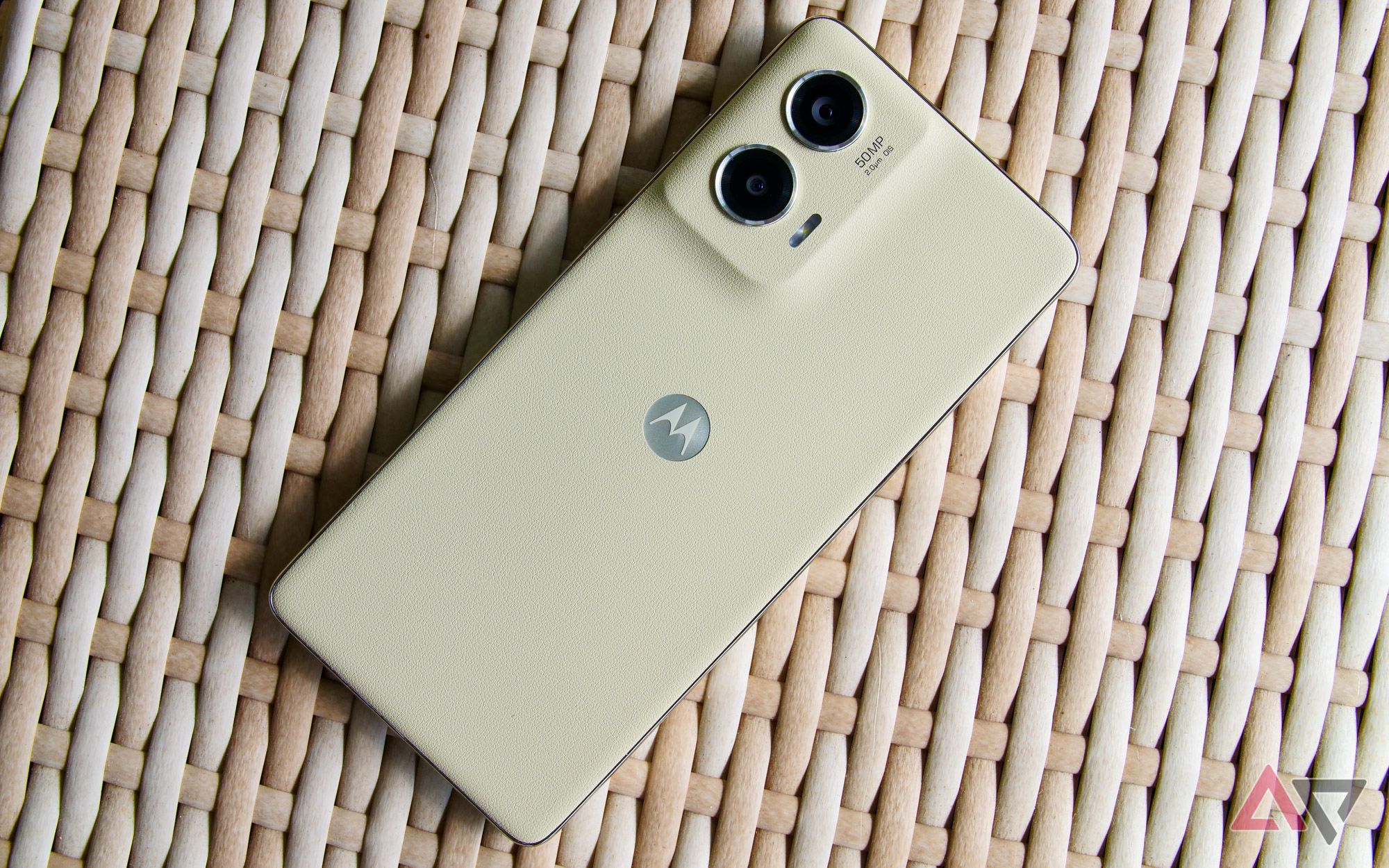 Motorola's stylus phone is actually worth it at $190