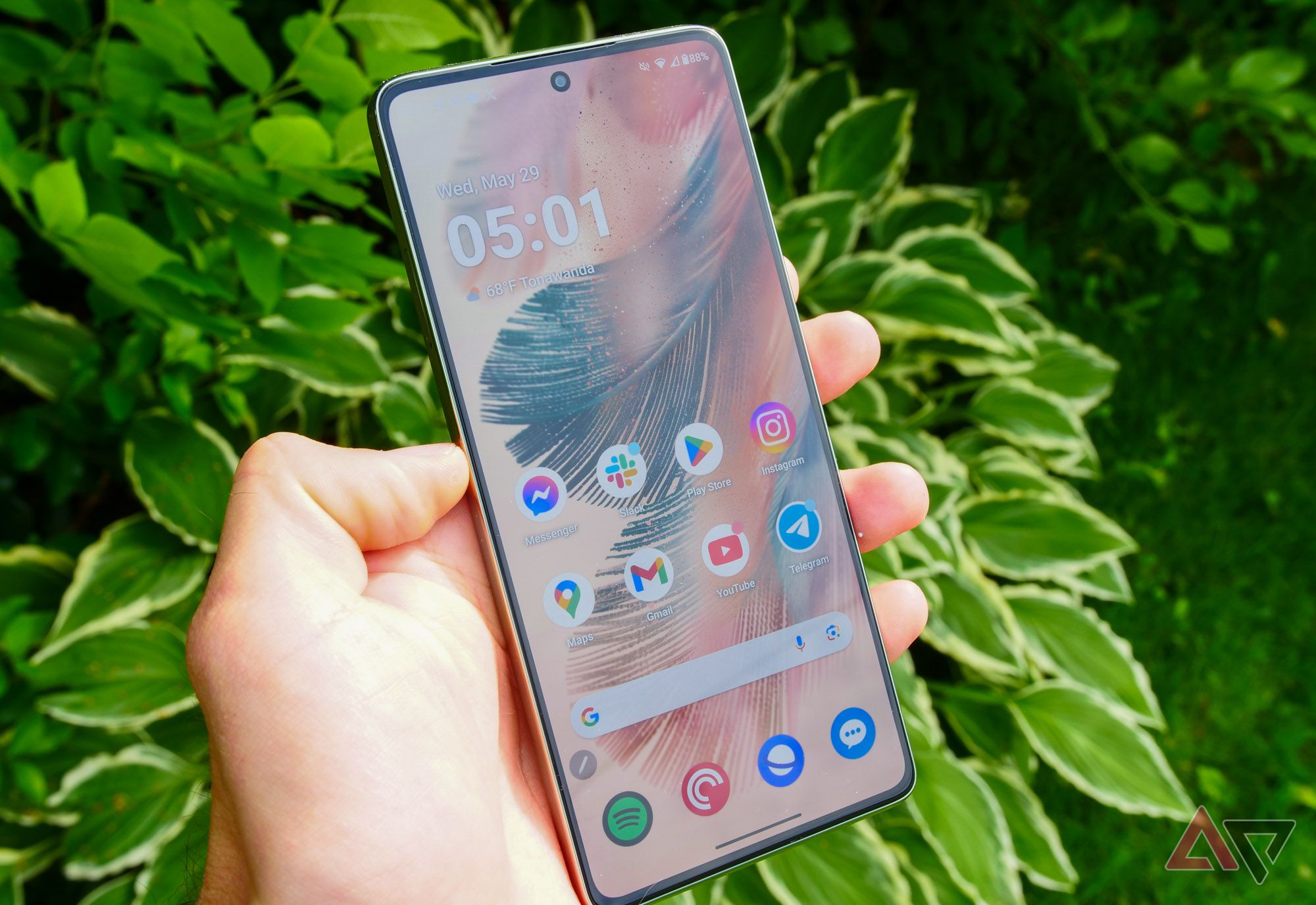 One of our favorite budget Motorola phones is now cheaper, down to