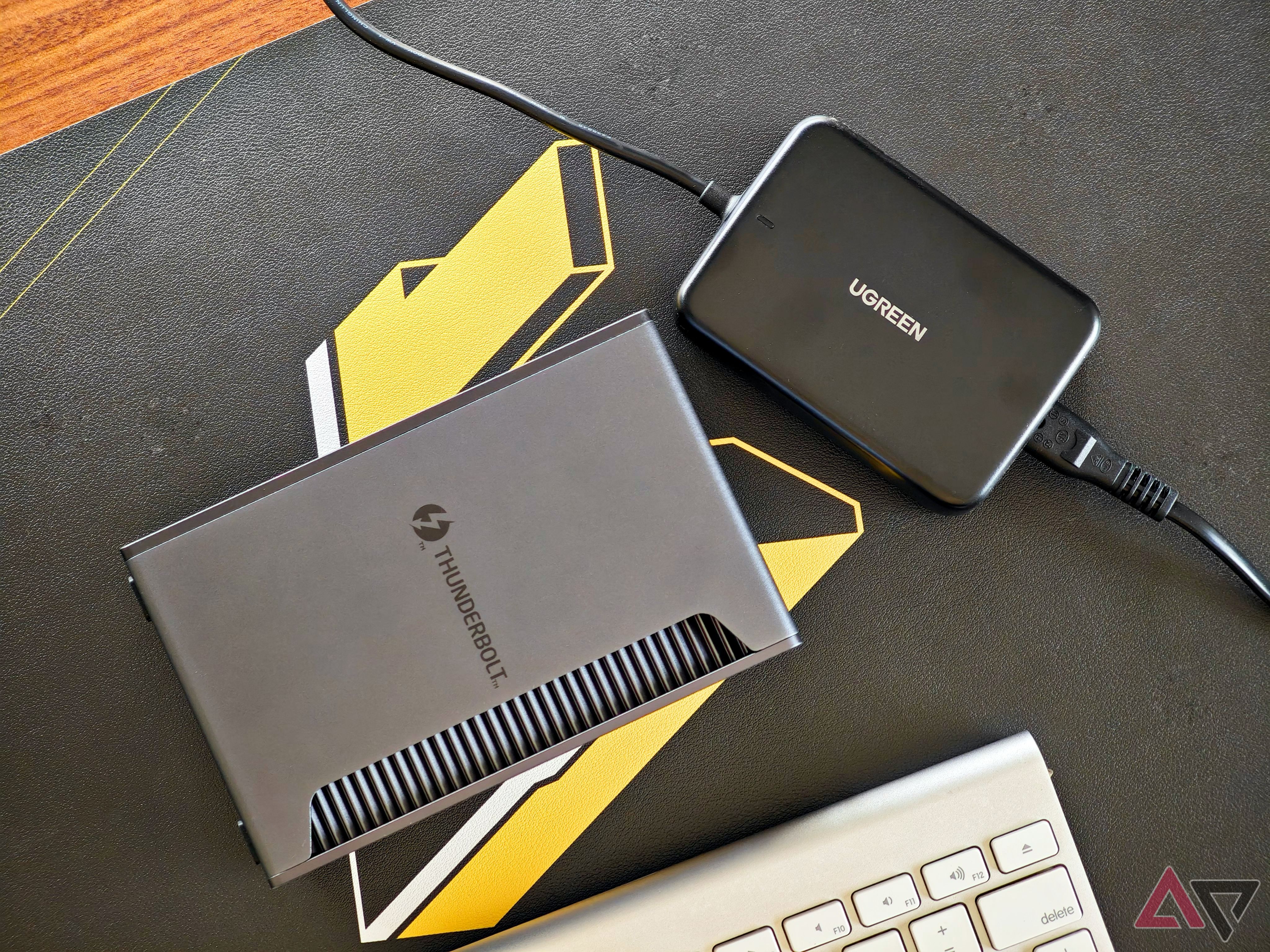 その他 UGREEN Revodok Max 213 Ugreen Revodok Max 213 Thunderbolt Dock review | TechRadar