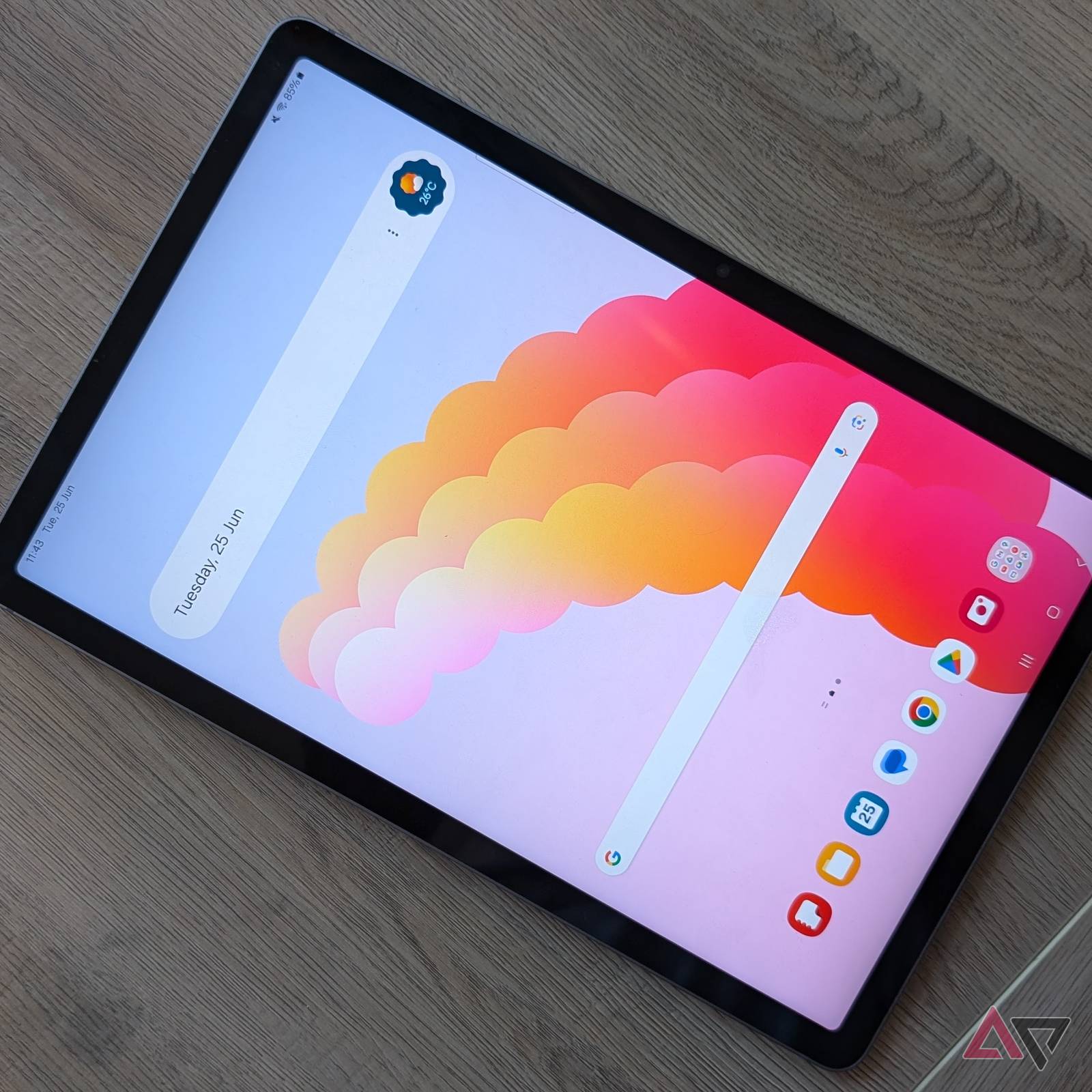 Samsung Galaxy Tab S9 FE hits its lowest price on Amazon