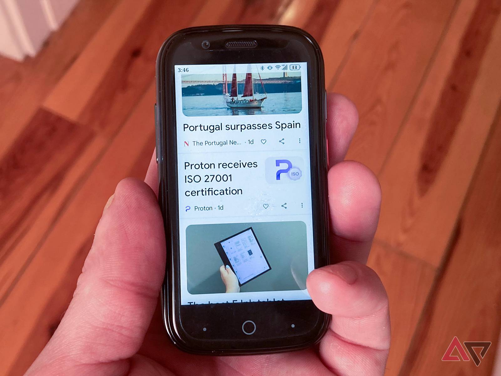 Unihertz Jelly Star review: 3 inches of magic