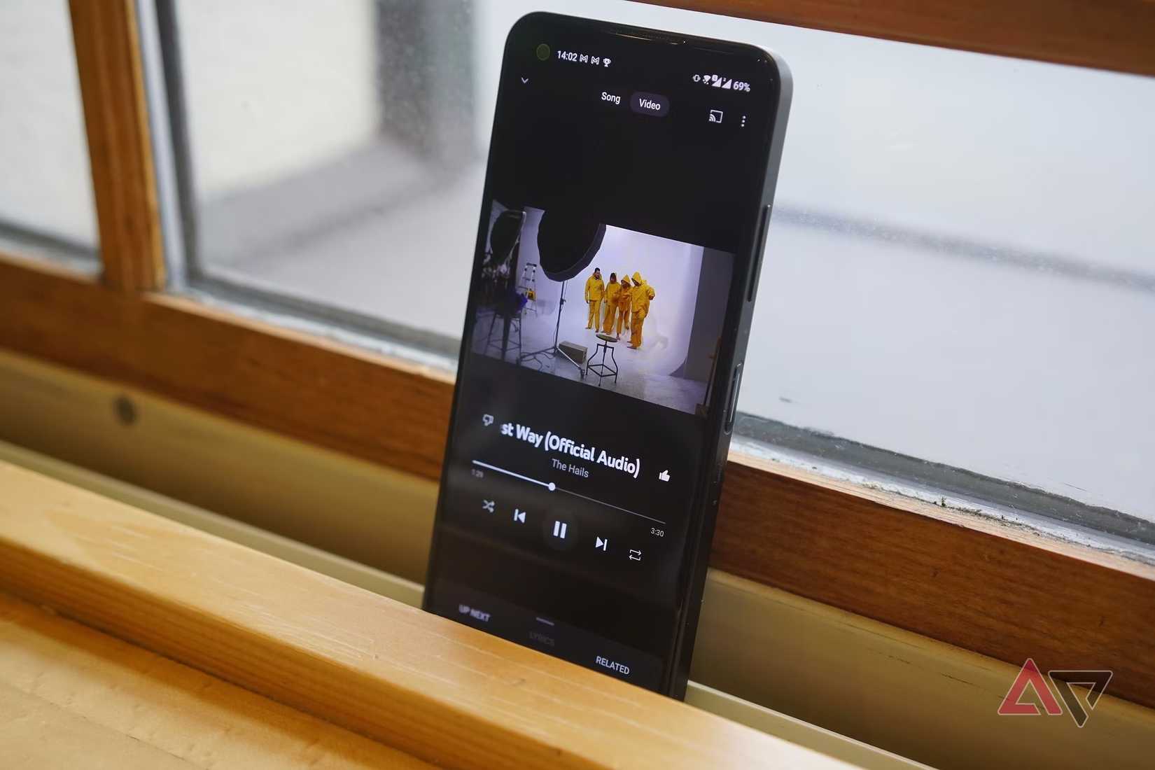 Aplicativo YouTube Music em execução em um telefone Android