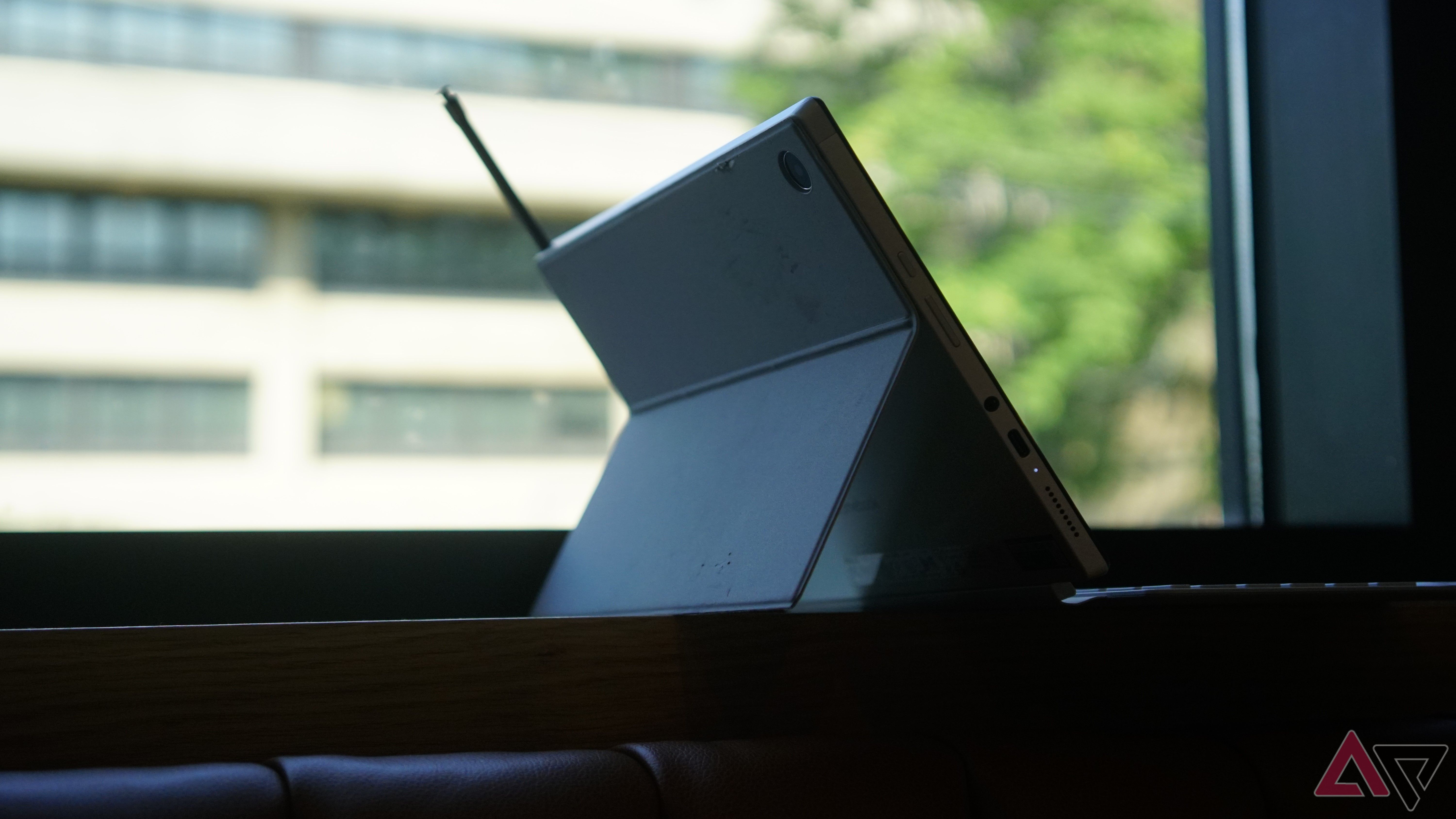 Asus Chromebook CM30 review: Drawing tablet that needs a delicate