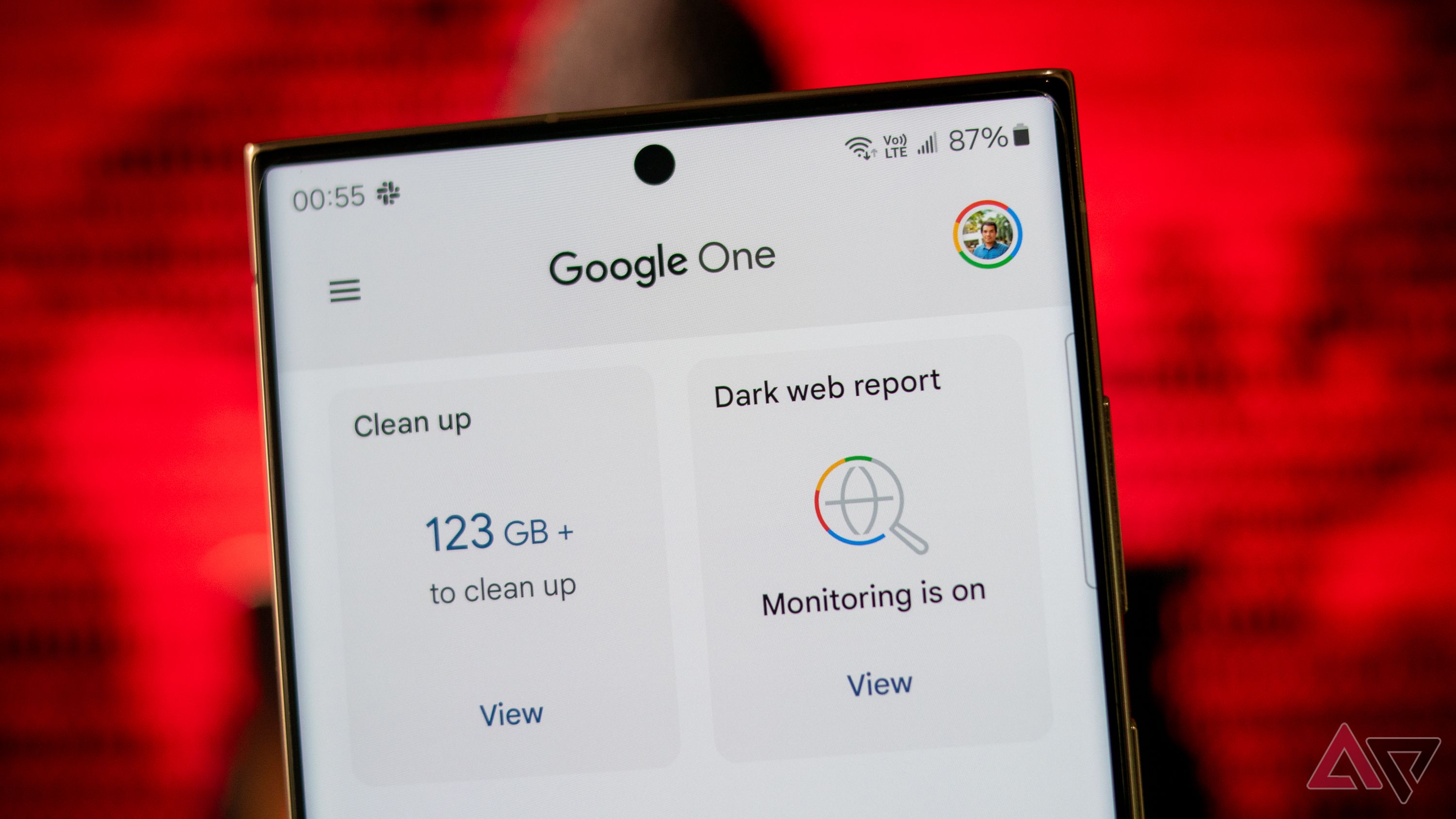Google One dark web report feature