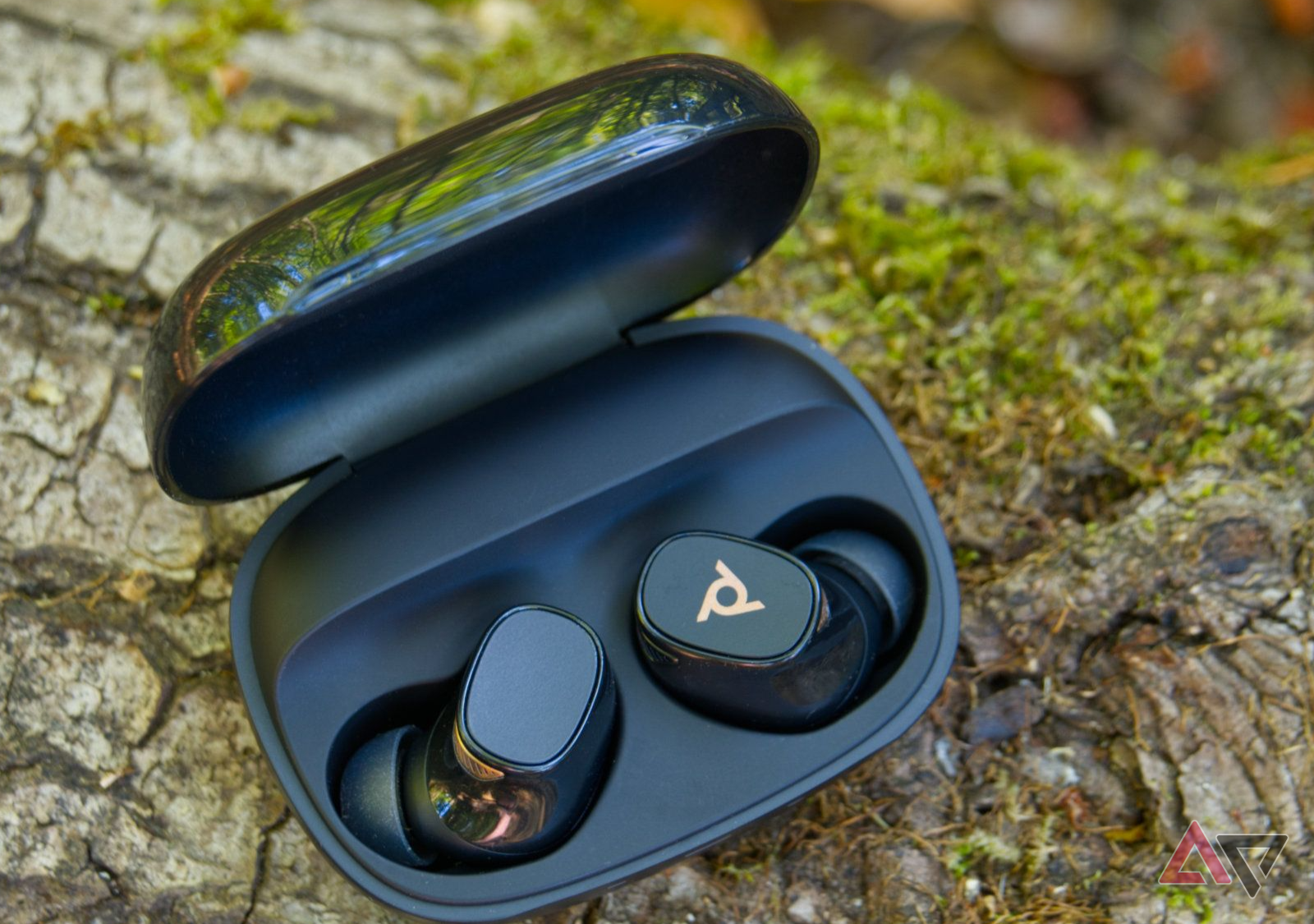 HP Poly Voyager Free 20 review: Great earbuds for all-day wear