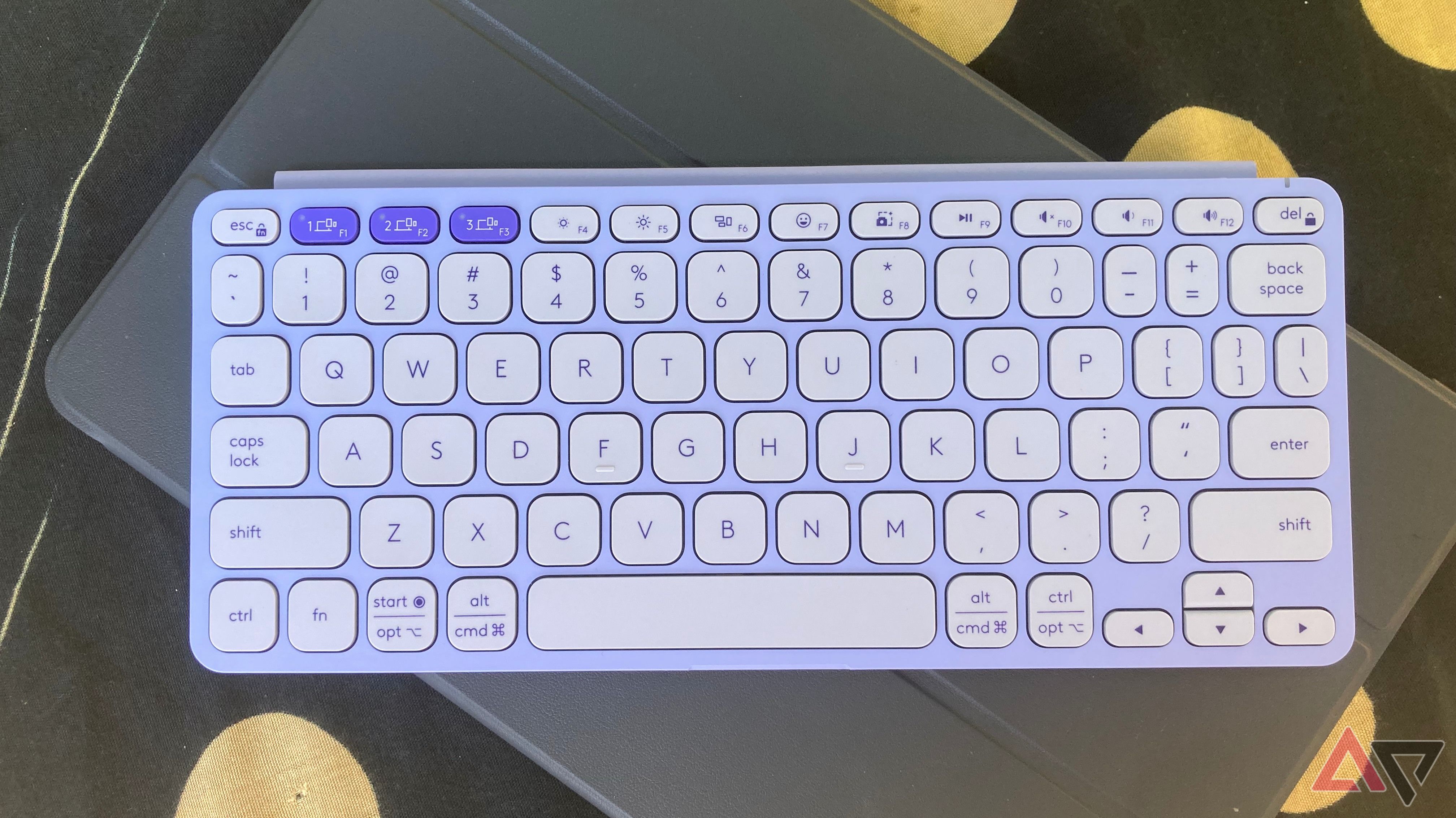 キーボード logicool KEYS-TO-GO 2 for iPad Logitech Keys-To-Go 2 for iPad - Gray - Apple