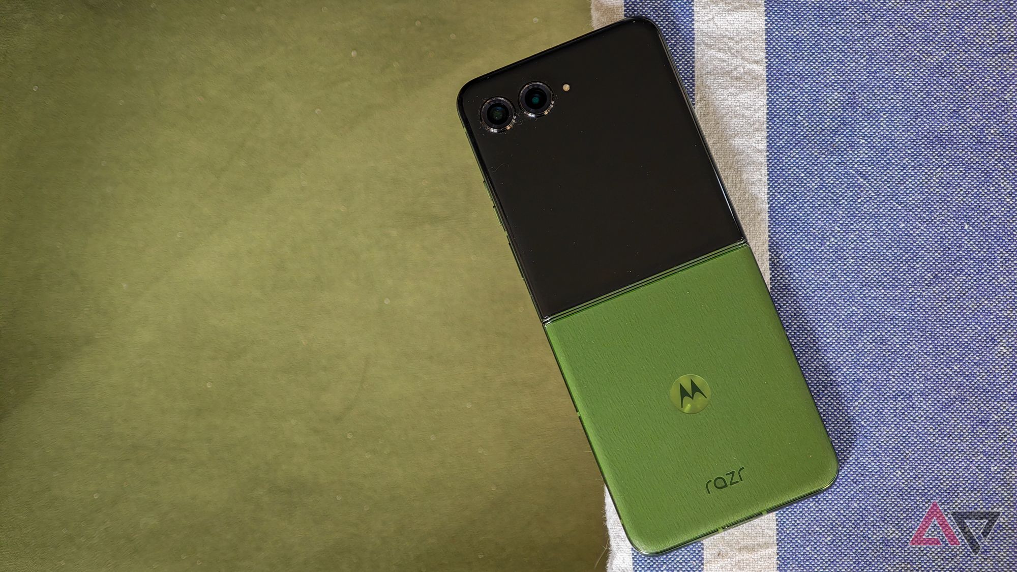 Motorola Razr+ (2024) review: Everything I want from a flip phone