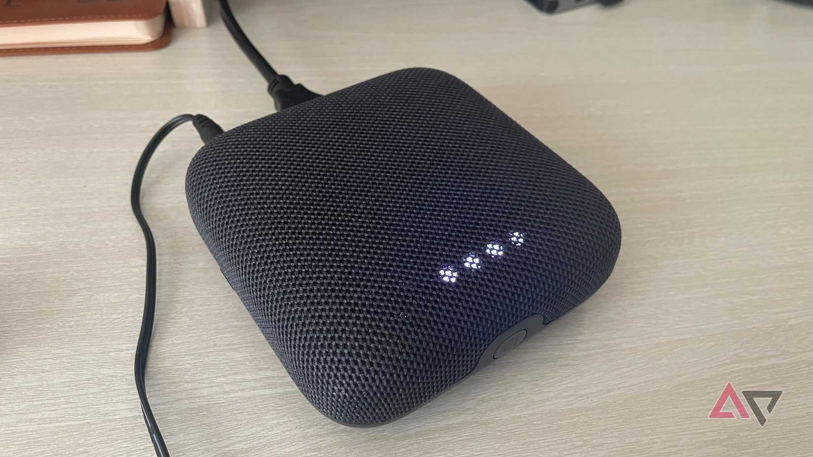 Four white LEDs on the Onn Google TV 4K Pro