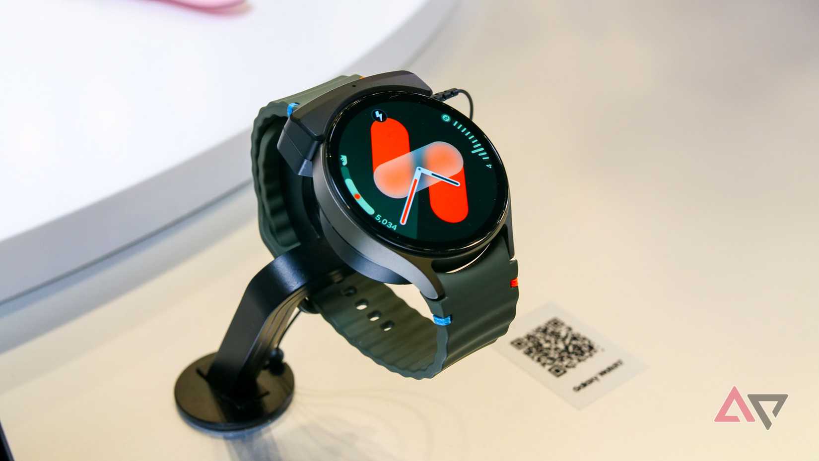 Samsung's latest Galaxy Watch wearables debut Wear OS