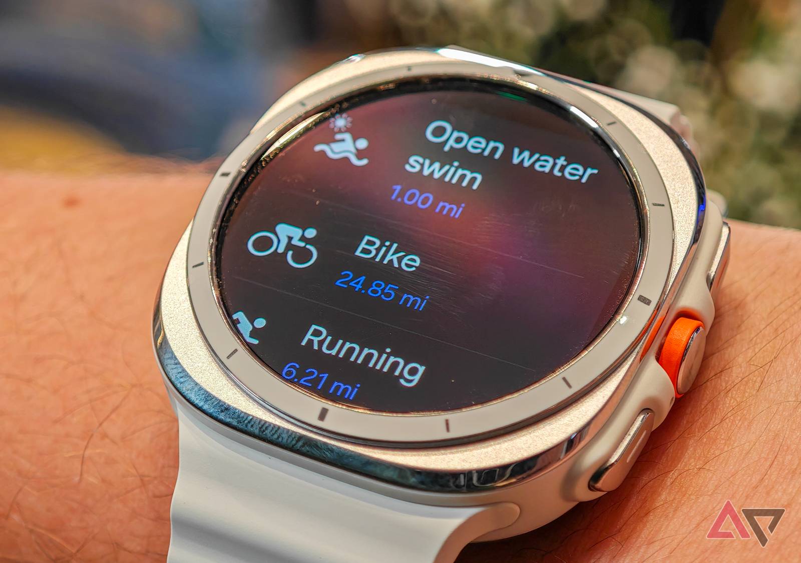 Is the Samsung Galaxy Watch Ultra waterproof? - Main Image