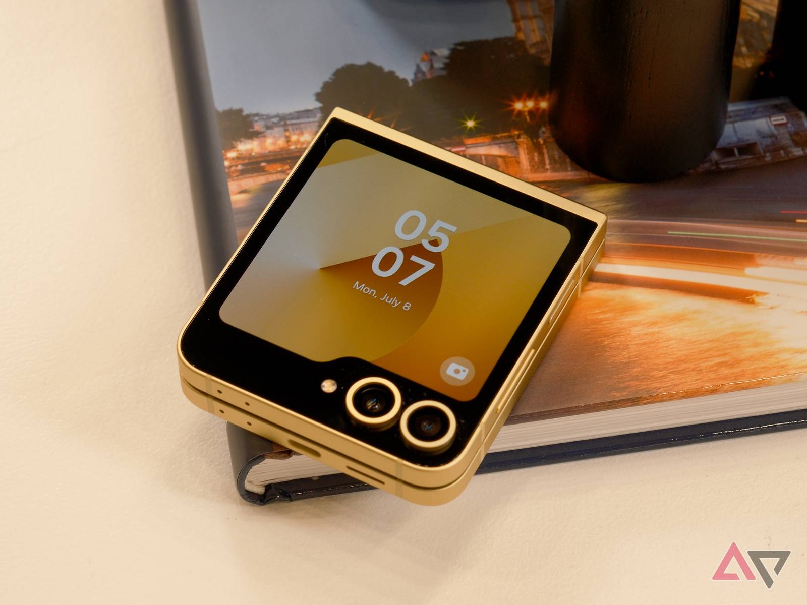 Samsung Galaxy Z Flip 6: All the apps you can safely remove