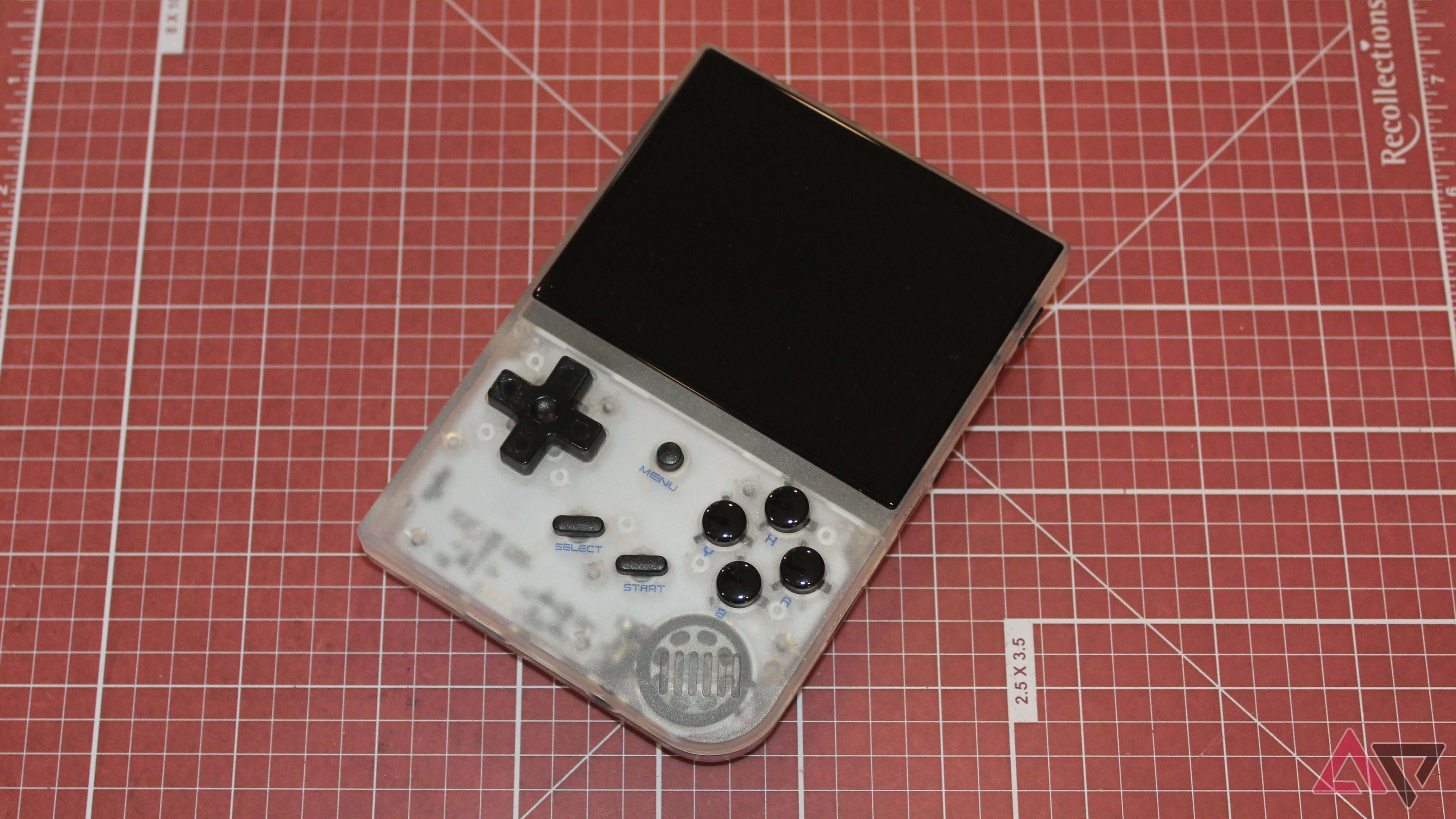 Anbernic RG35XX (2024): A powerful little retro handheld that just