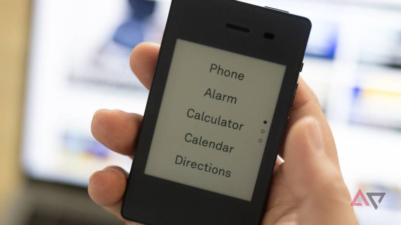 Light-Phone-II-In-Hand-Gray-Screen