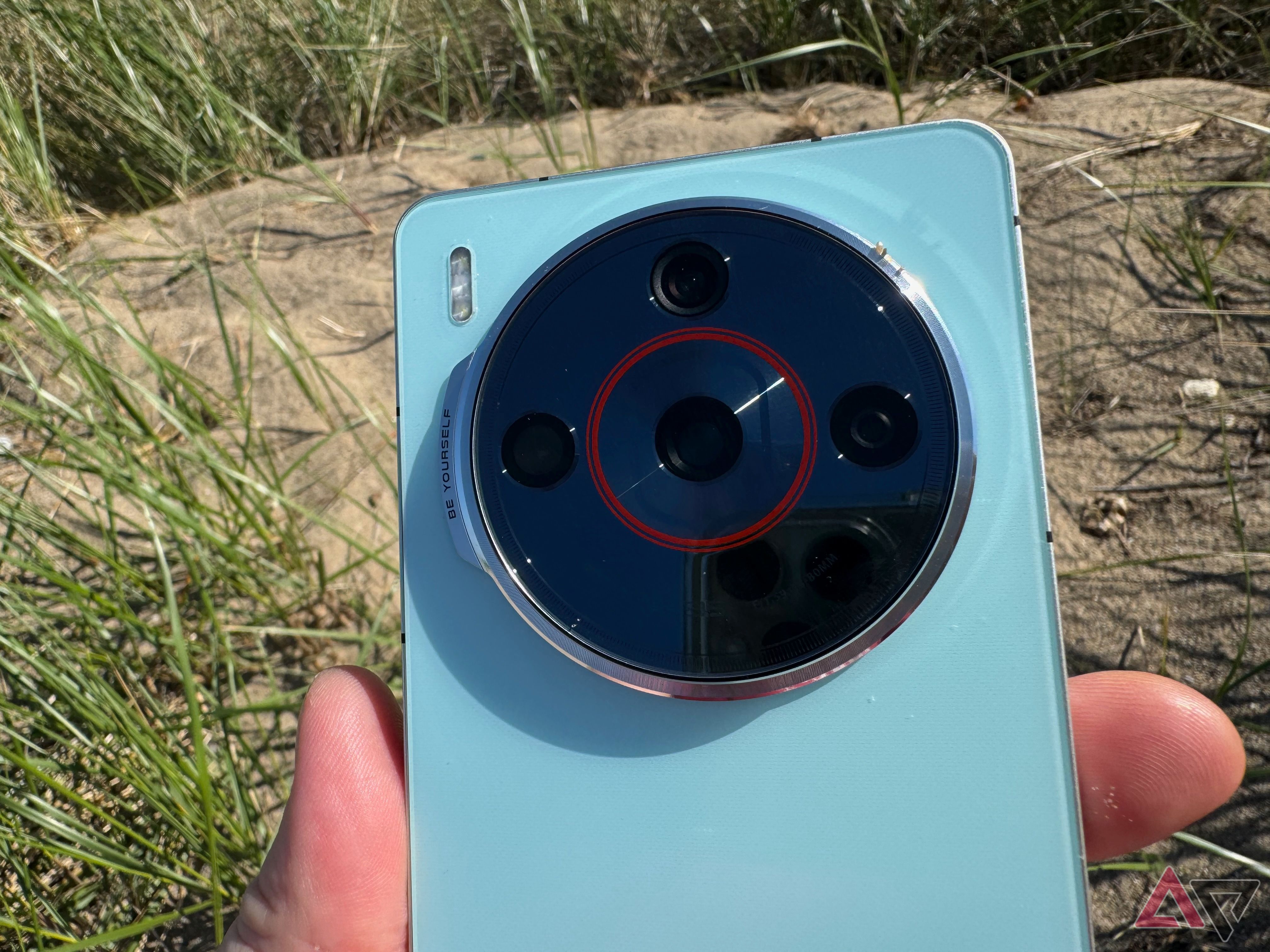 nubia Z60S Pro 5G 16GB+512GB Cyan グローバル版 Nubia Z60S Pro review: Stellar photos & stock Android