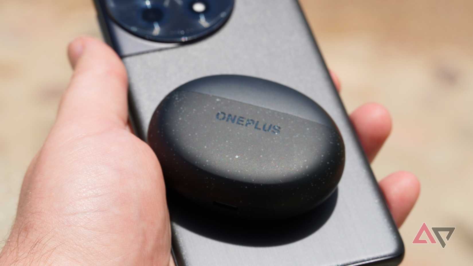 OnePlus-Nord-Buds-3-Pro-com-OnePlus-12R