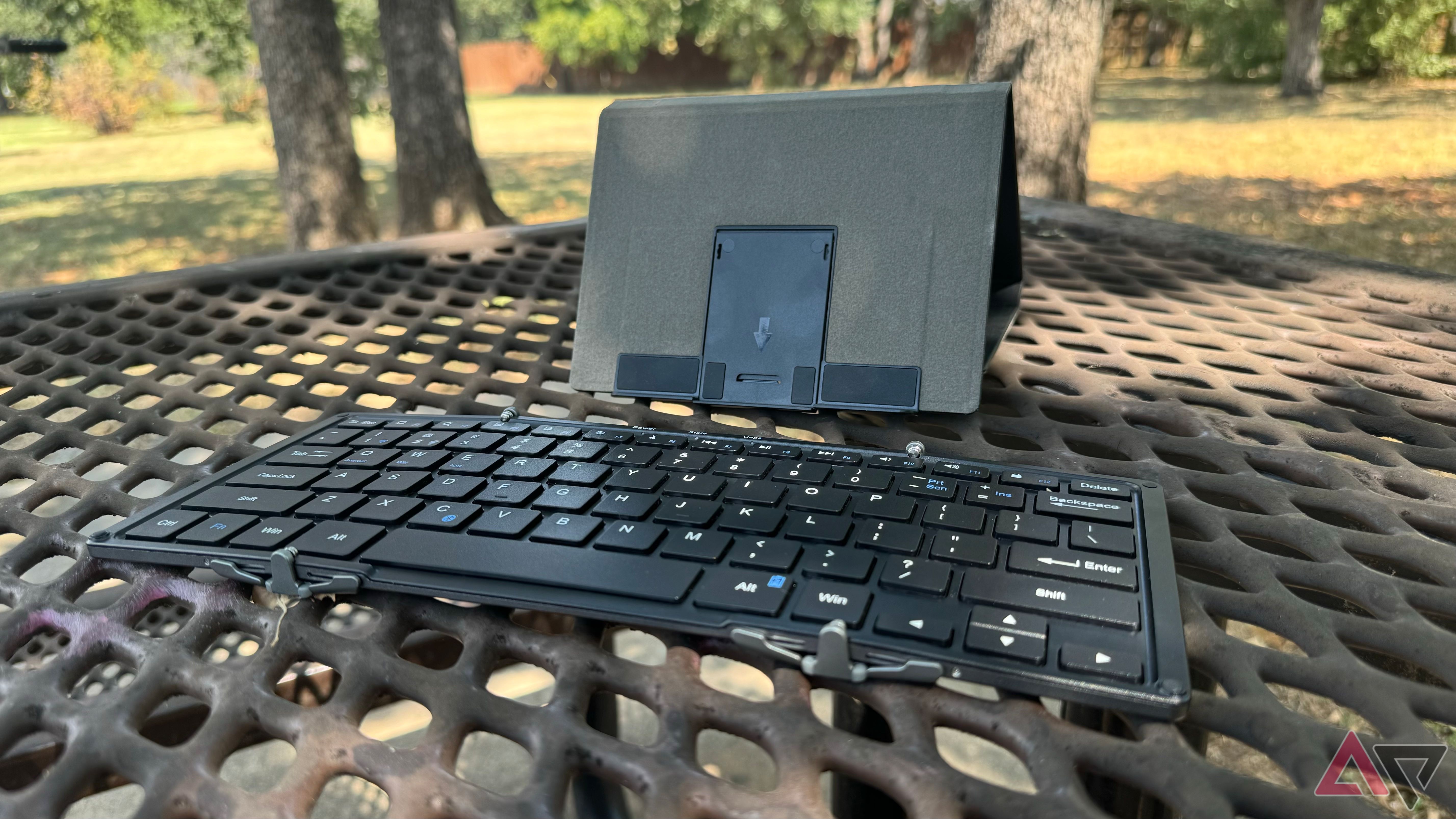 Plugable Foldable Bluetooth Keyboard review: Surprisingly portable and ...