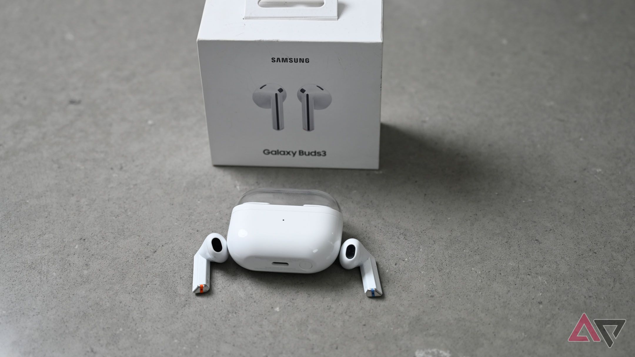 新品 Samsung Galaxy Buds3 ホワイト SCOMB6Q6-887-SM-