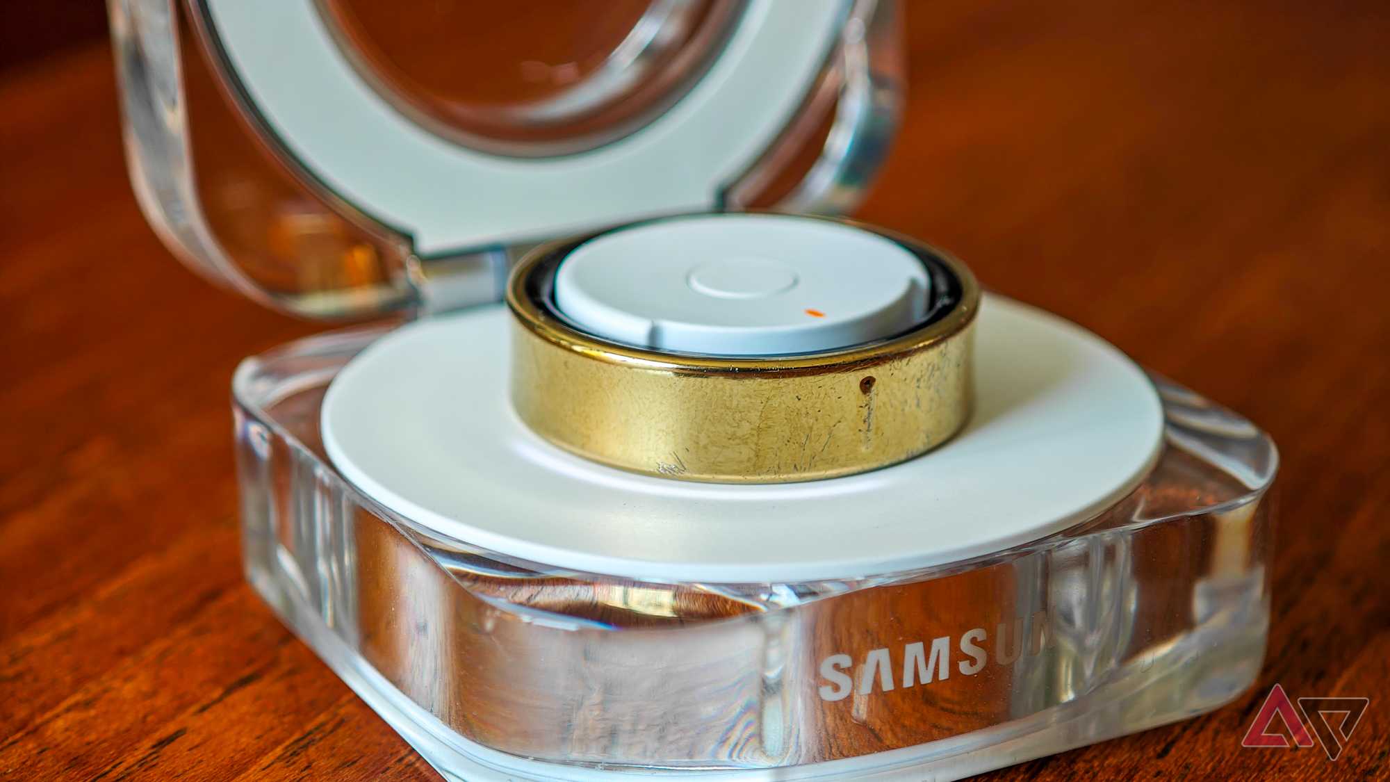 Samsung Rung The Samsung Galaxy Ring is now available for larger, giant-sized fingers