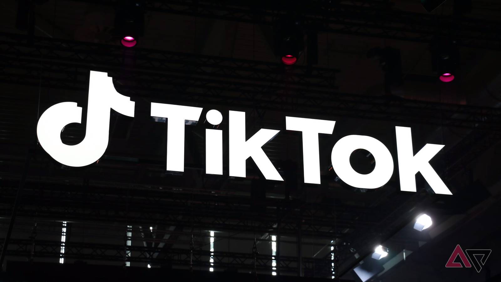 There's a new way to download TikTok, free from the Play Store's shackles