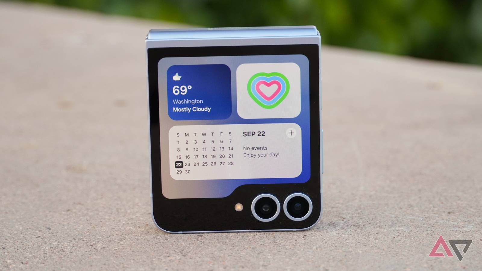 Samsung Galaxy Z Flip FE renders reveal the one big difference