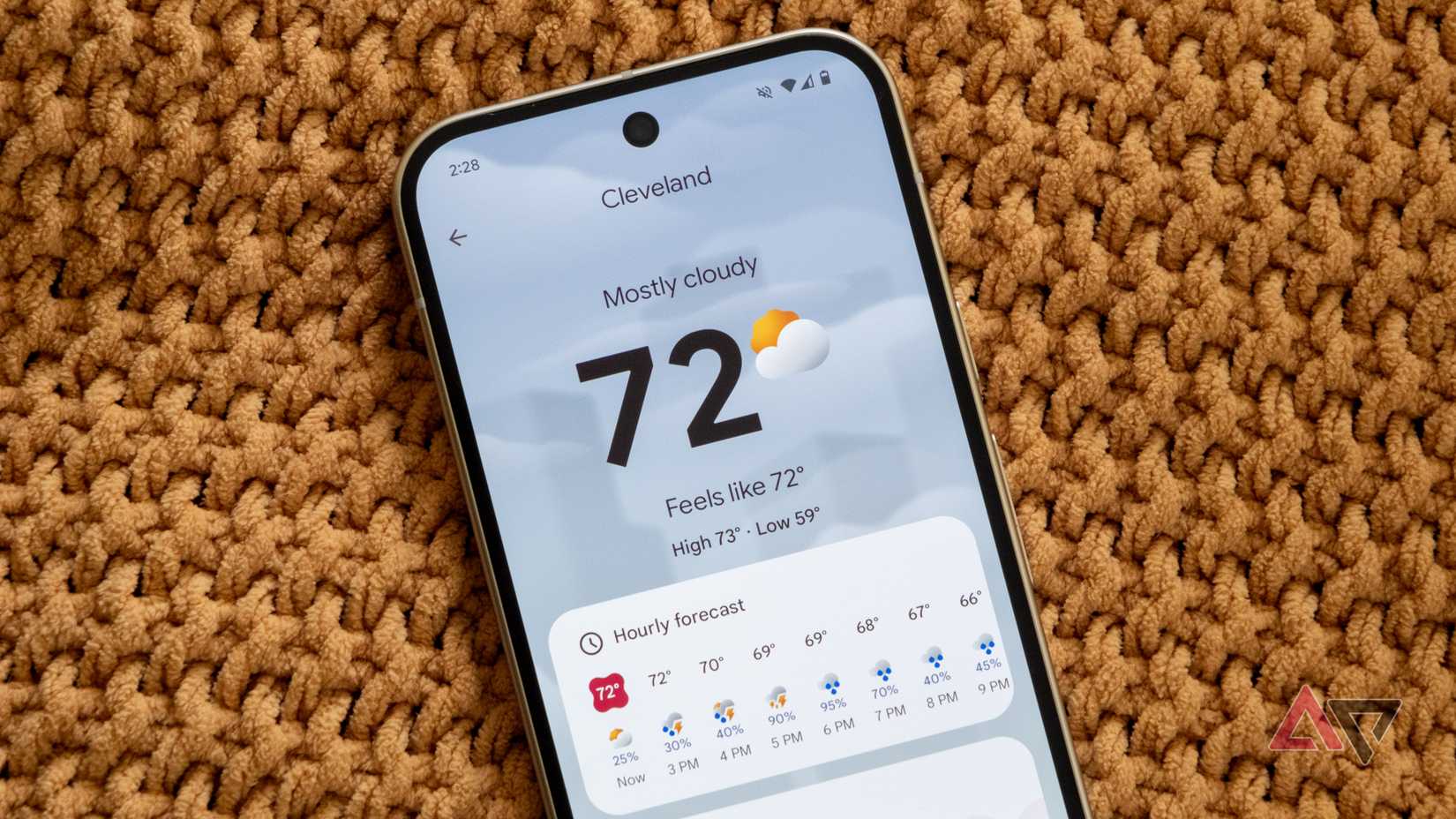 Telefone Google Pixel mostrando o aplicativo Weather na tela