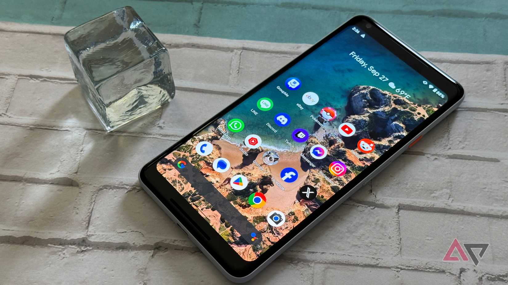 Smartphone bezels are almost too slim, and that's a big problem for ...