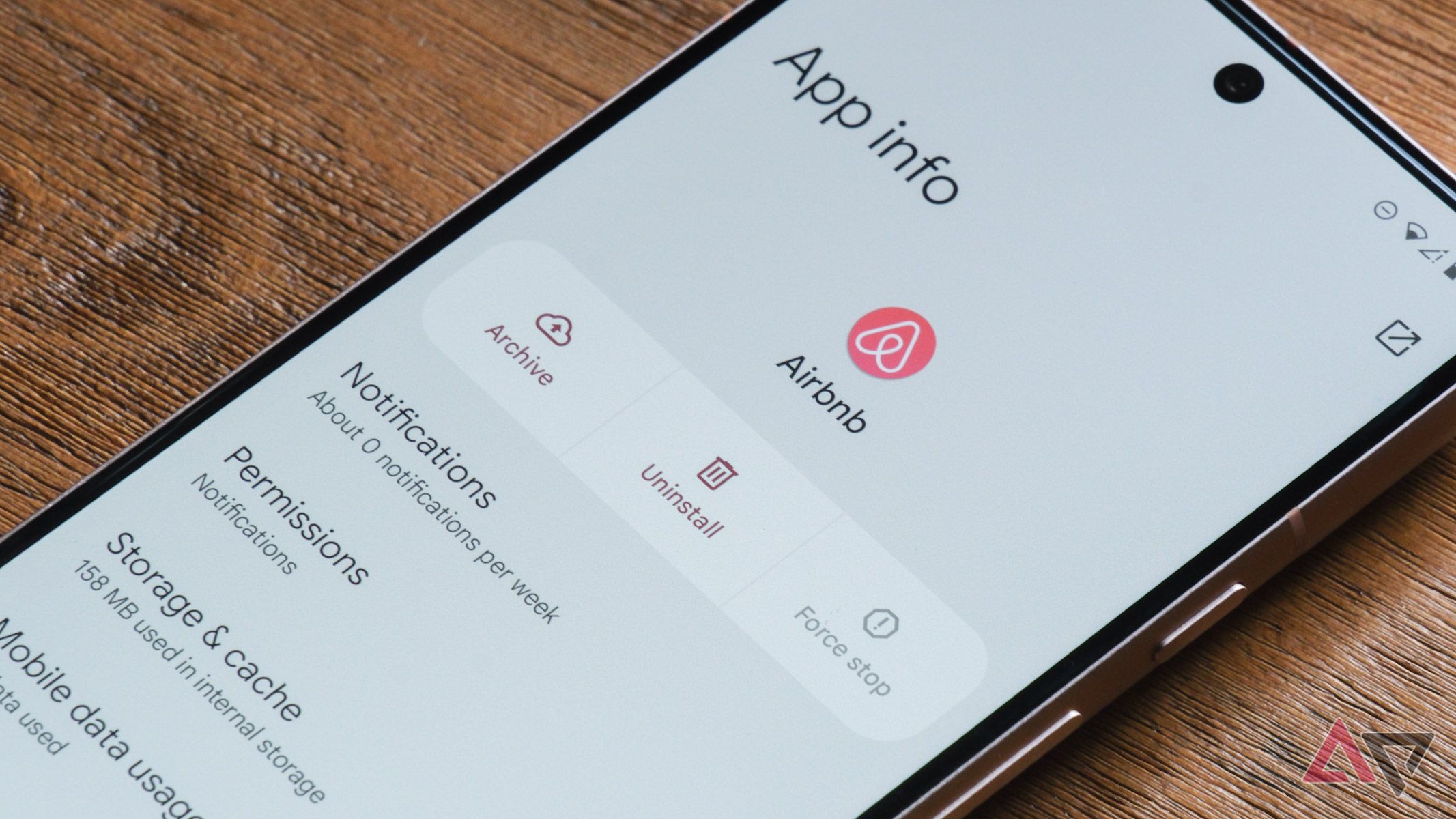 Android 15 showing the Archive button on the App info screen