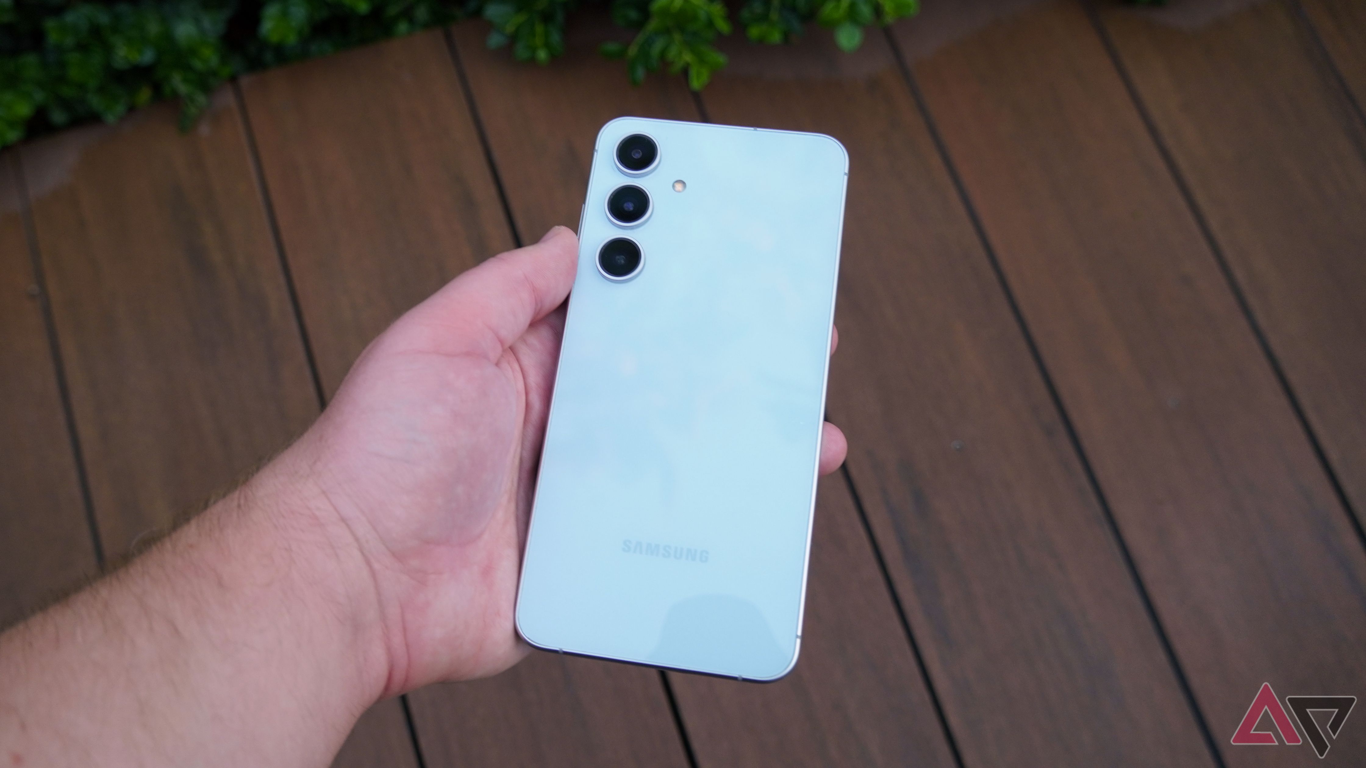 Save $150 as the Samsung Galaxy S24 FE drops to $500, its lowest