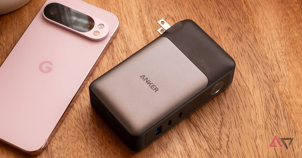 laptop power bank portable Anker Laptop Power Bank (25K, 165W, Built-In and Retractable Cables) main image 0