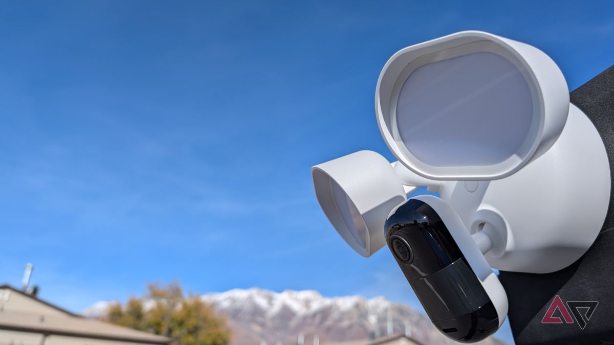 Arlo Wired Floodlight Camera review: Bright nighttime video for a great ...