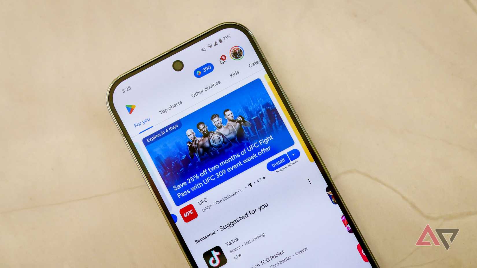 Il carosello in primo piano su un Pixel 9 Pro all’interno del Google Play Store.
