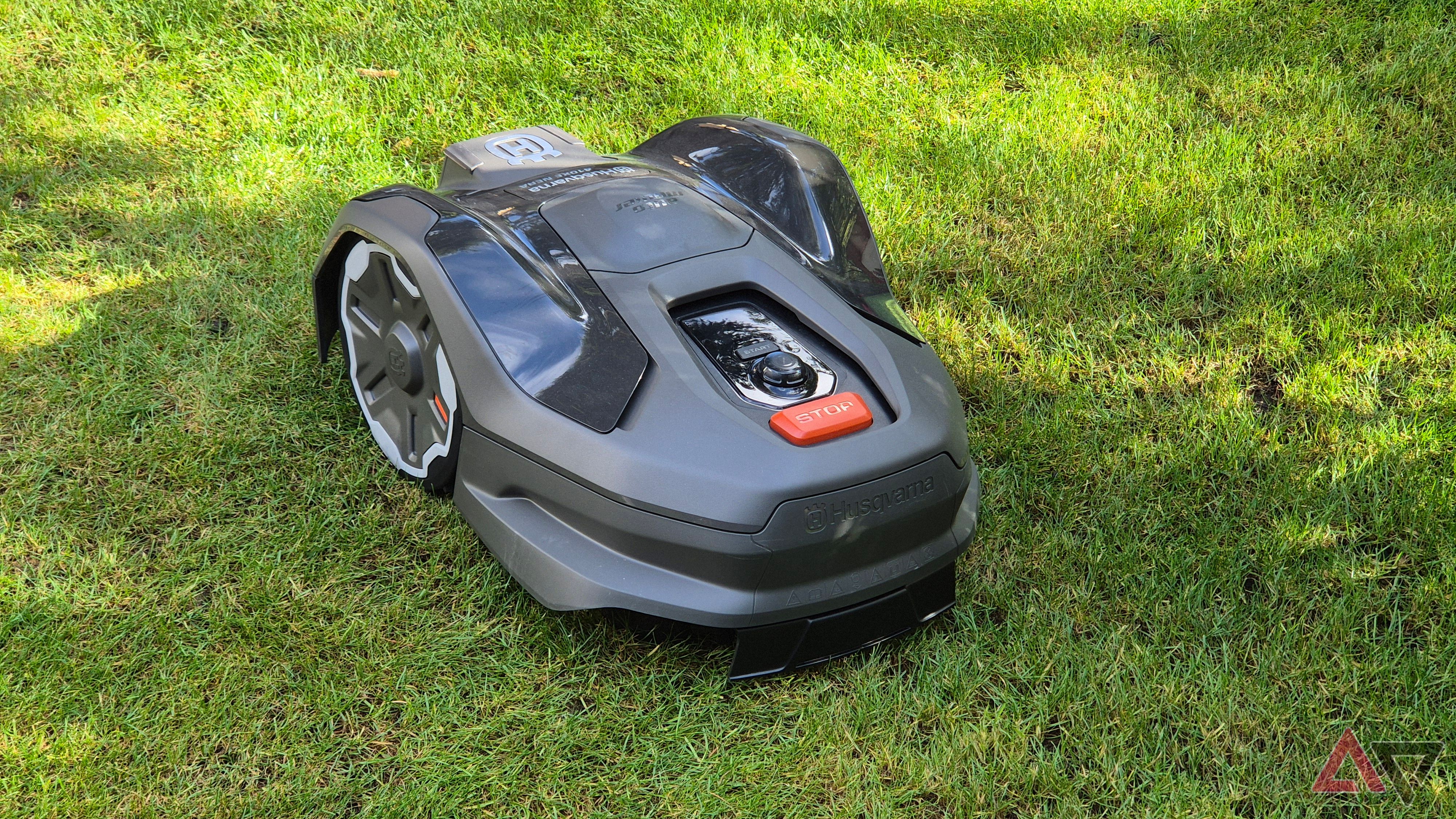 Husqvarna Automower 410XE Nera review: Premium lawn mowing tech