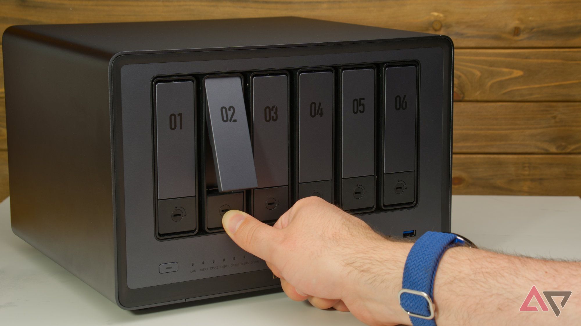 UGREEN DXP6800 Pro 6ベイNAS ugreen nas UGREEN NASync DXP6800 Pro : Dual 10GbE, 160TB NAS Storage