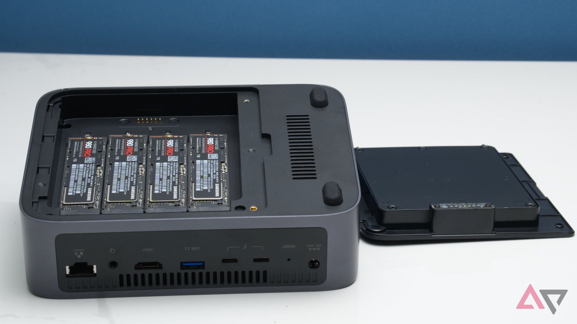 Ugreen NASync DXP480T Plus review: Nearly perfect for travel