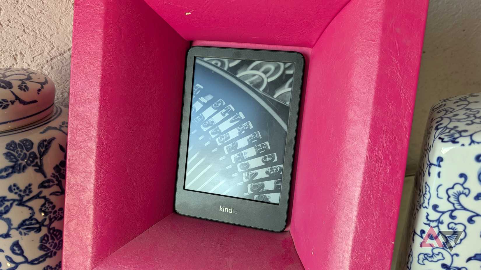 Amazon Kindle 2024 em porta-retratos rosa