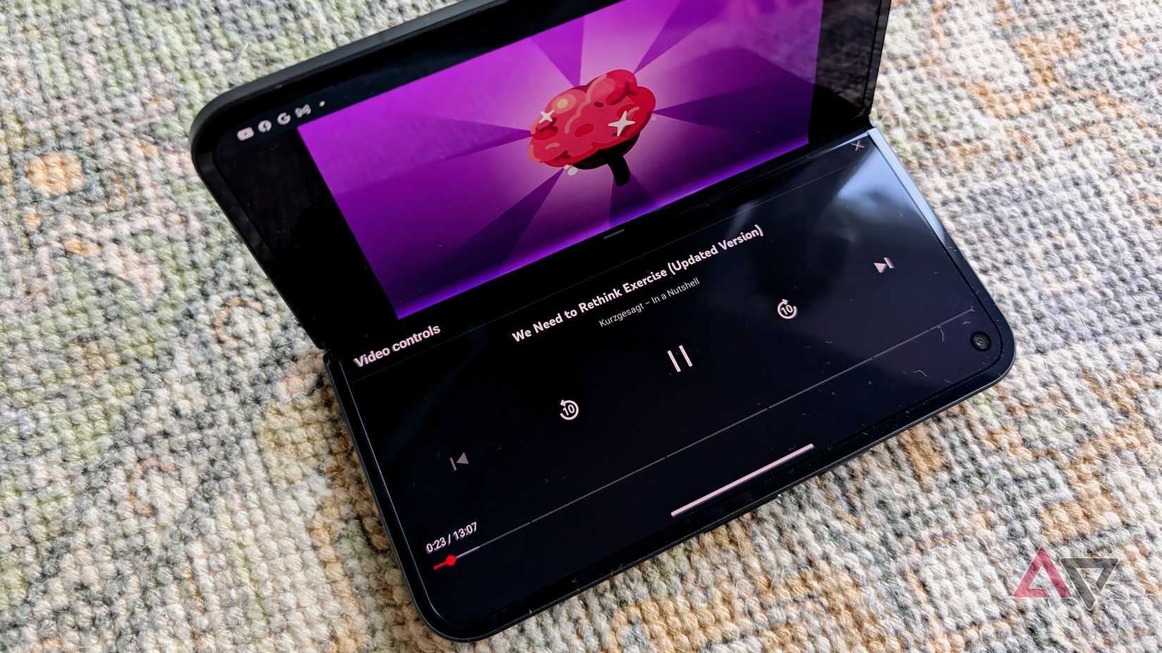 Pixel 9 Pro Fold tabletop mode